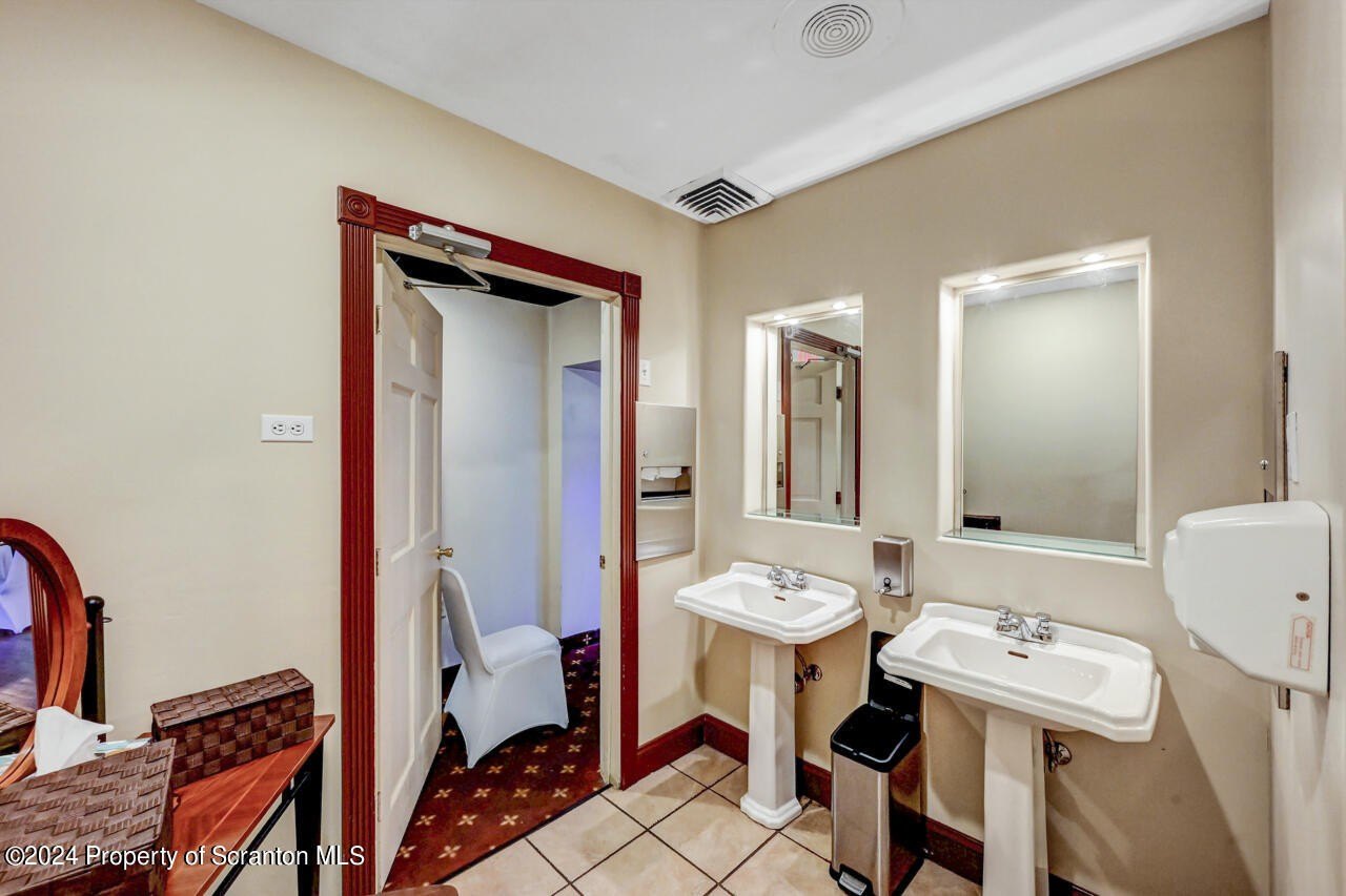 Olyphant, Pennsylvania, 18447, United States, ,Residential,For Sale,1996736