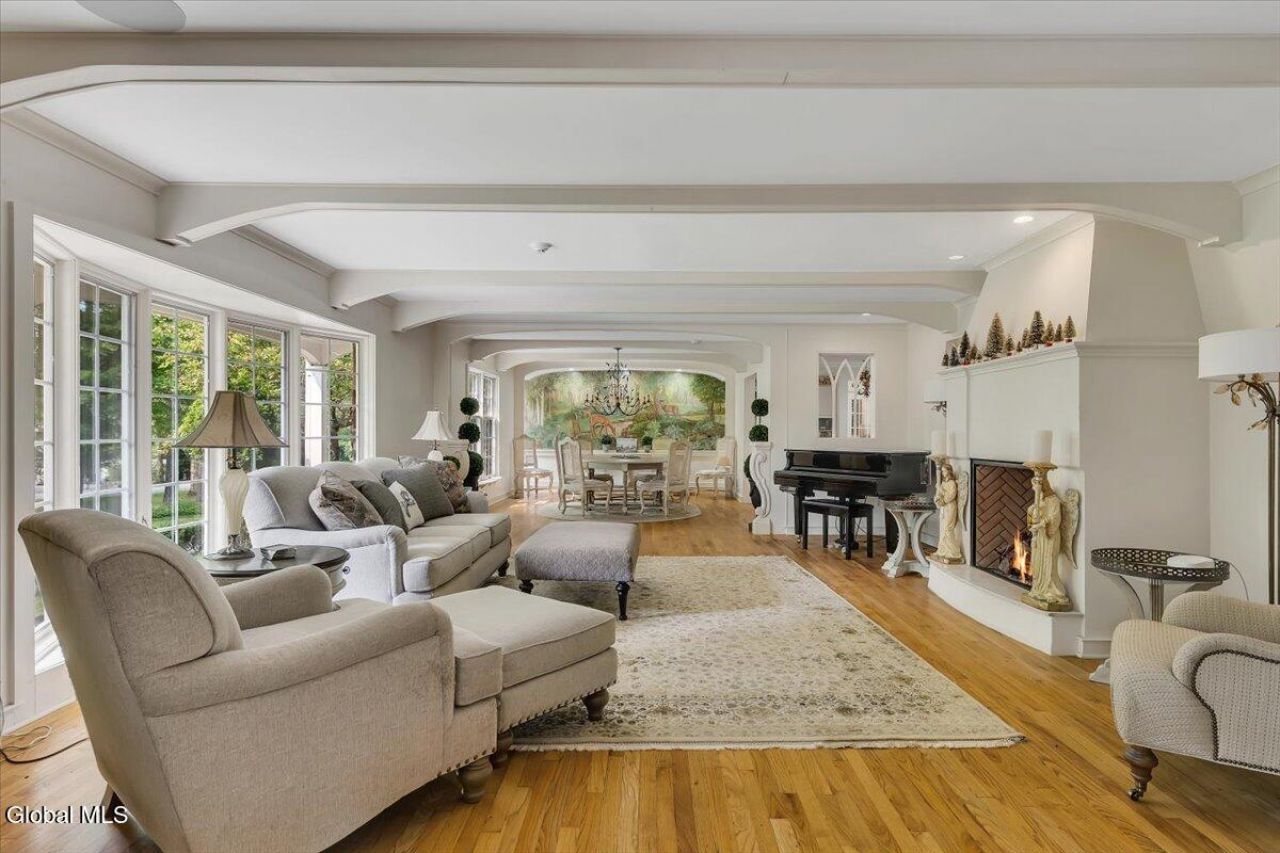 Queensbury, New York, 12804, United States, 4 Bedrooms Bedrooms, ,4 BathroomsBathrooms,Residential,For Sale,2003440