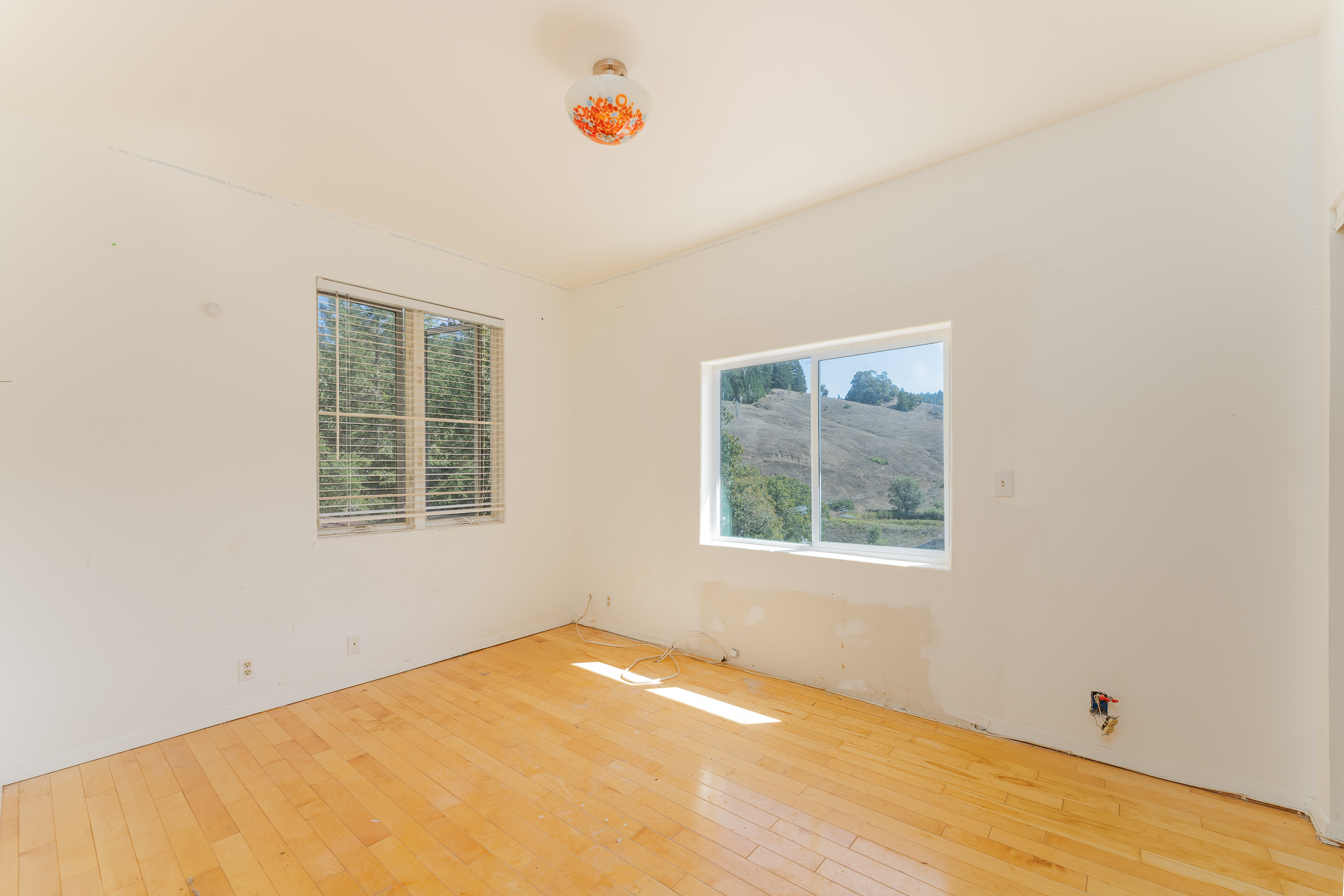 Willits, California, 95490, United States, 2 Bedrooms Bedrooms, ,2 BathroomsBathrooms,Residential,For Sale,1959114