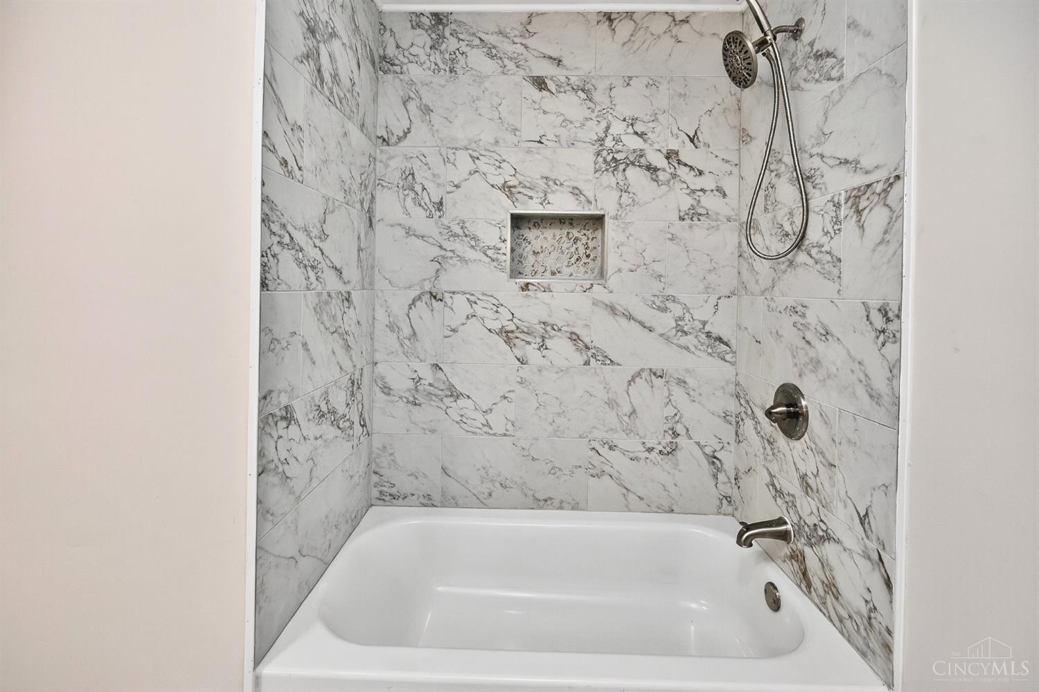 Sycamore Twp, Ohio, 45241, United States, 4 Bedrooms Bedrooms, ,4 BathroomsBathrooms,Residential,For Sale,1982774