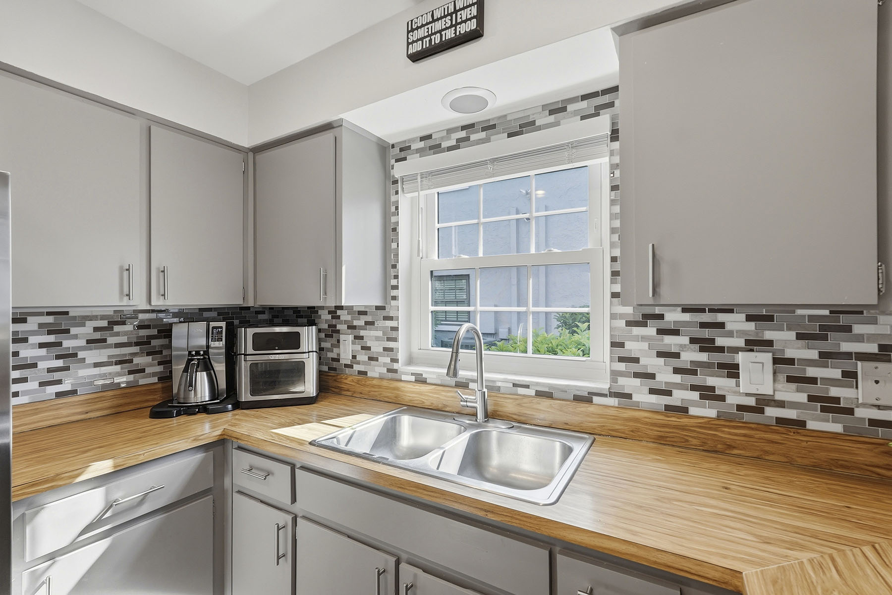  CALAIS VILLAGE CONDO - 物件實景