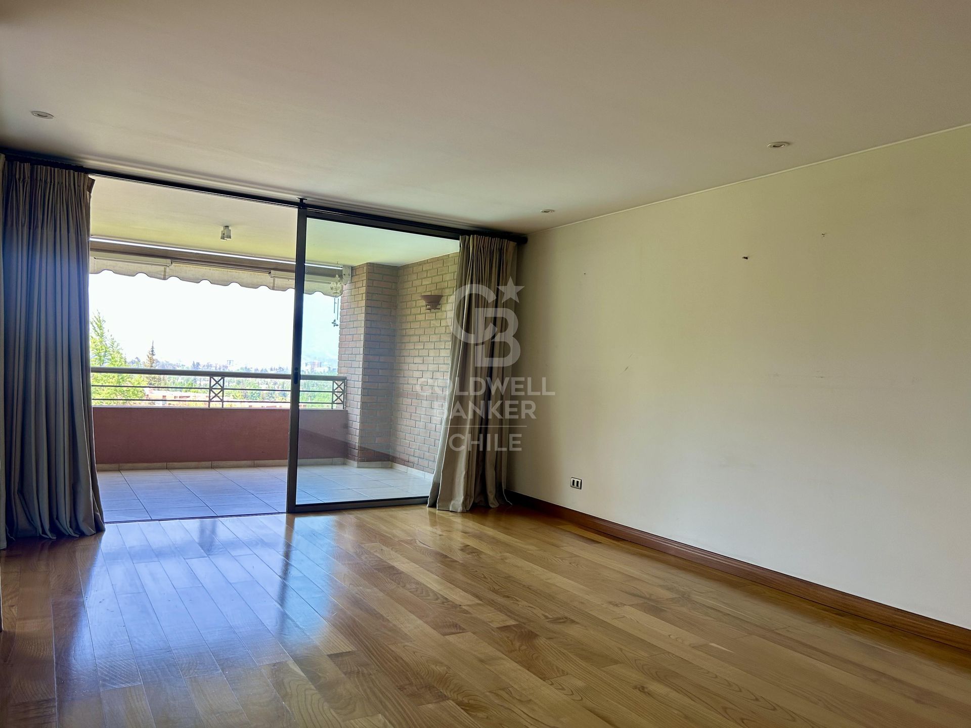 Vitacura, Chile, 5 Bedrooms Bedrooms, ,4 BathroomsBathrooms,Residential,For Sale,1966854