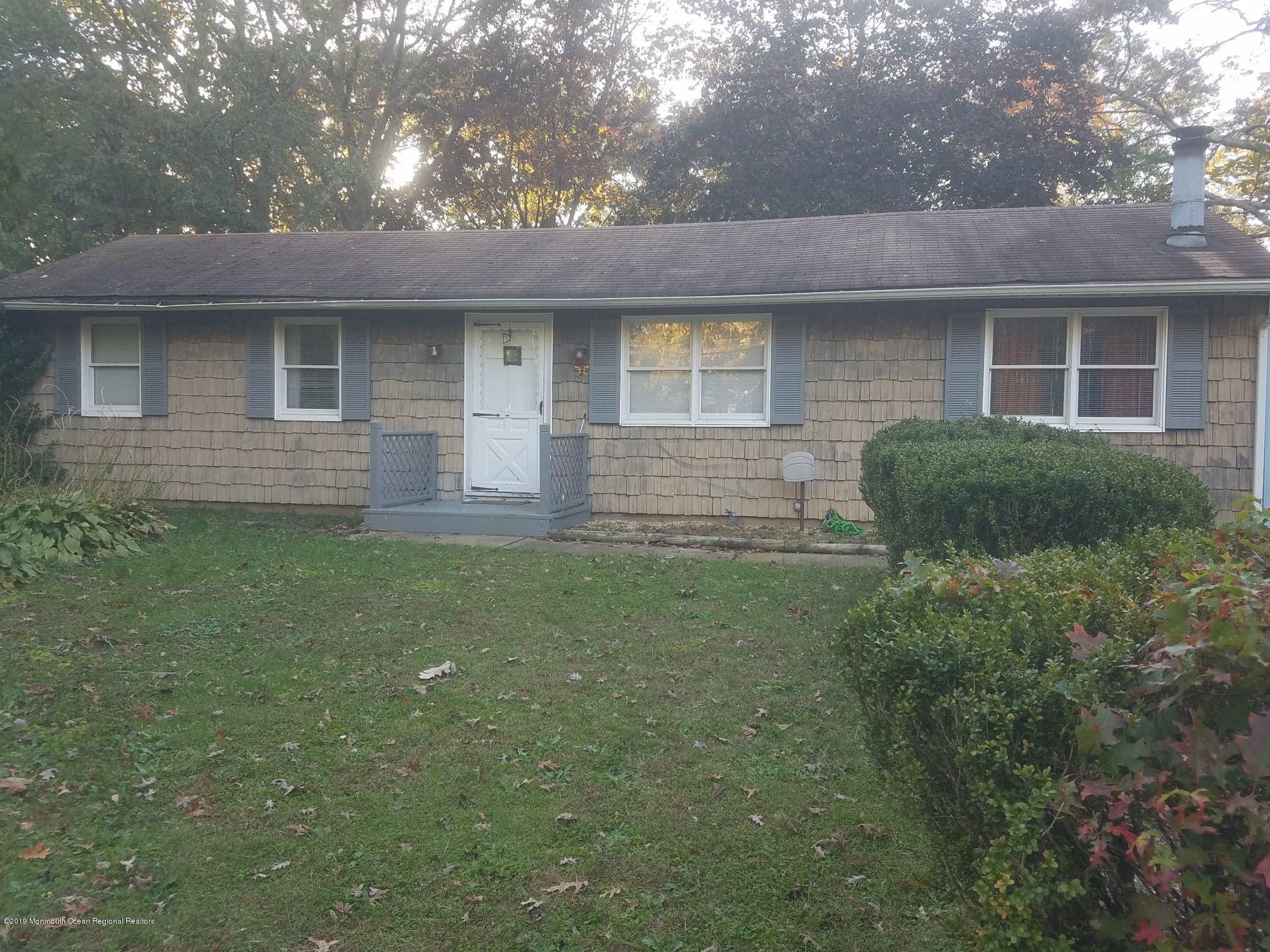 Lakewood, New Jersey, 08701, United States, 3 Bedrooms Bedrooms, ,3 BathroomsBathrooms,Residential,For Sale,1887922