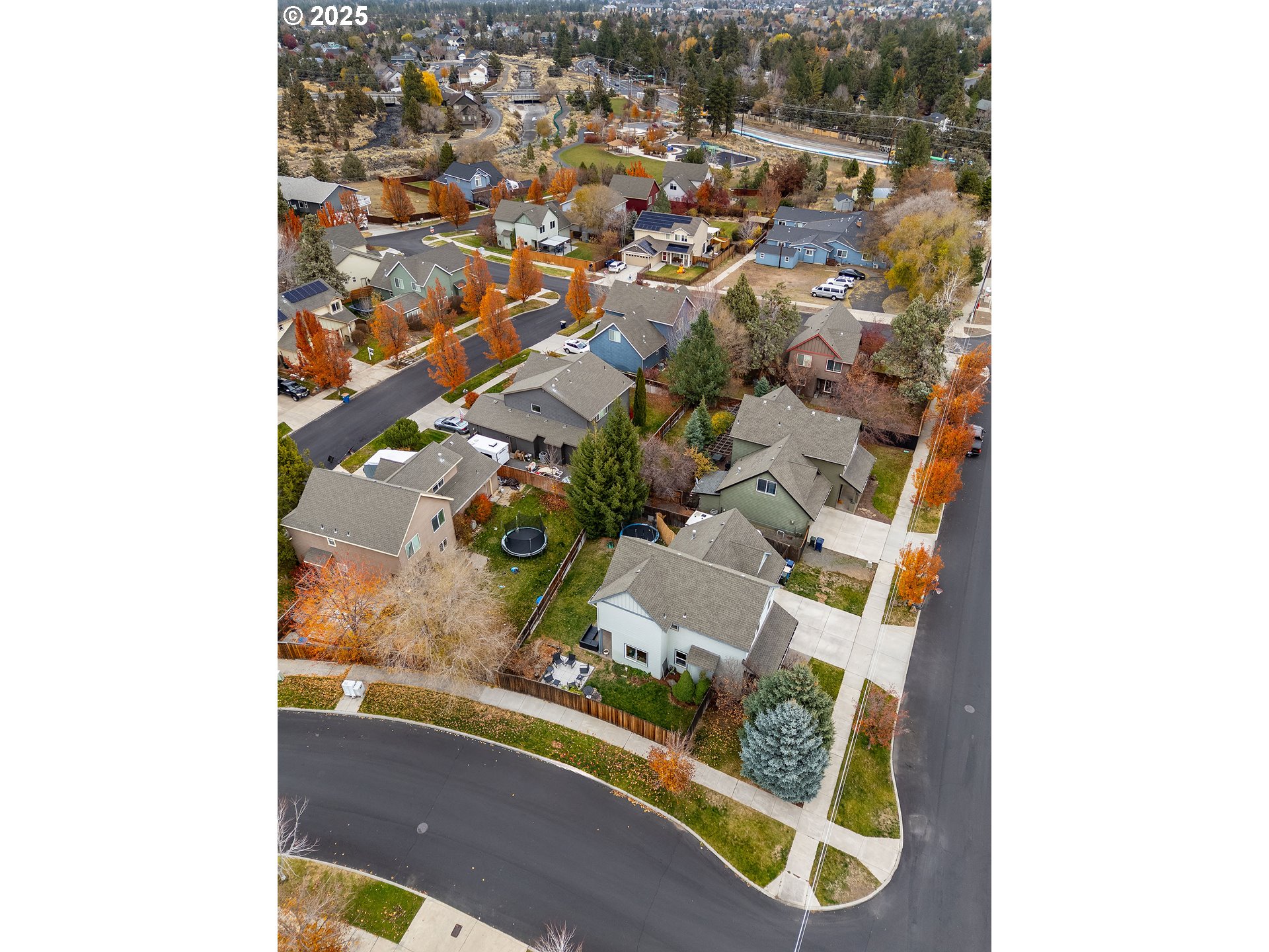 Bend, Oregon, 97701, United States, 3 Bedrooms Bedrooms, ,2 BathroomsBathrooms,Residential,For Sale,1993105