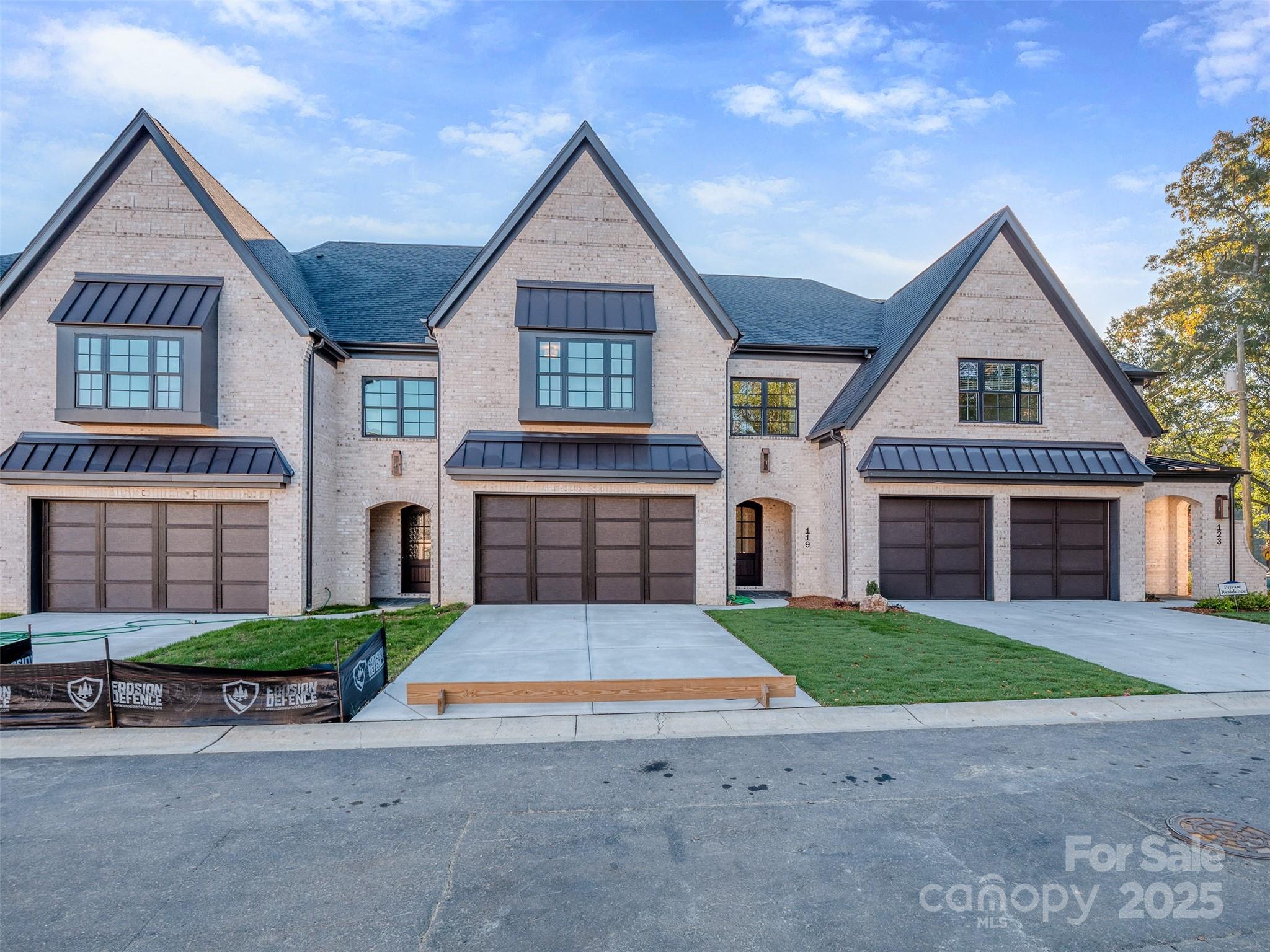 Charlotte, North Carolina, 28226, United States, 3 Bedrooms Bedrooms, ,4 BathroomsBathrooms,Residential,For Sale,1960968