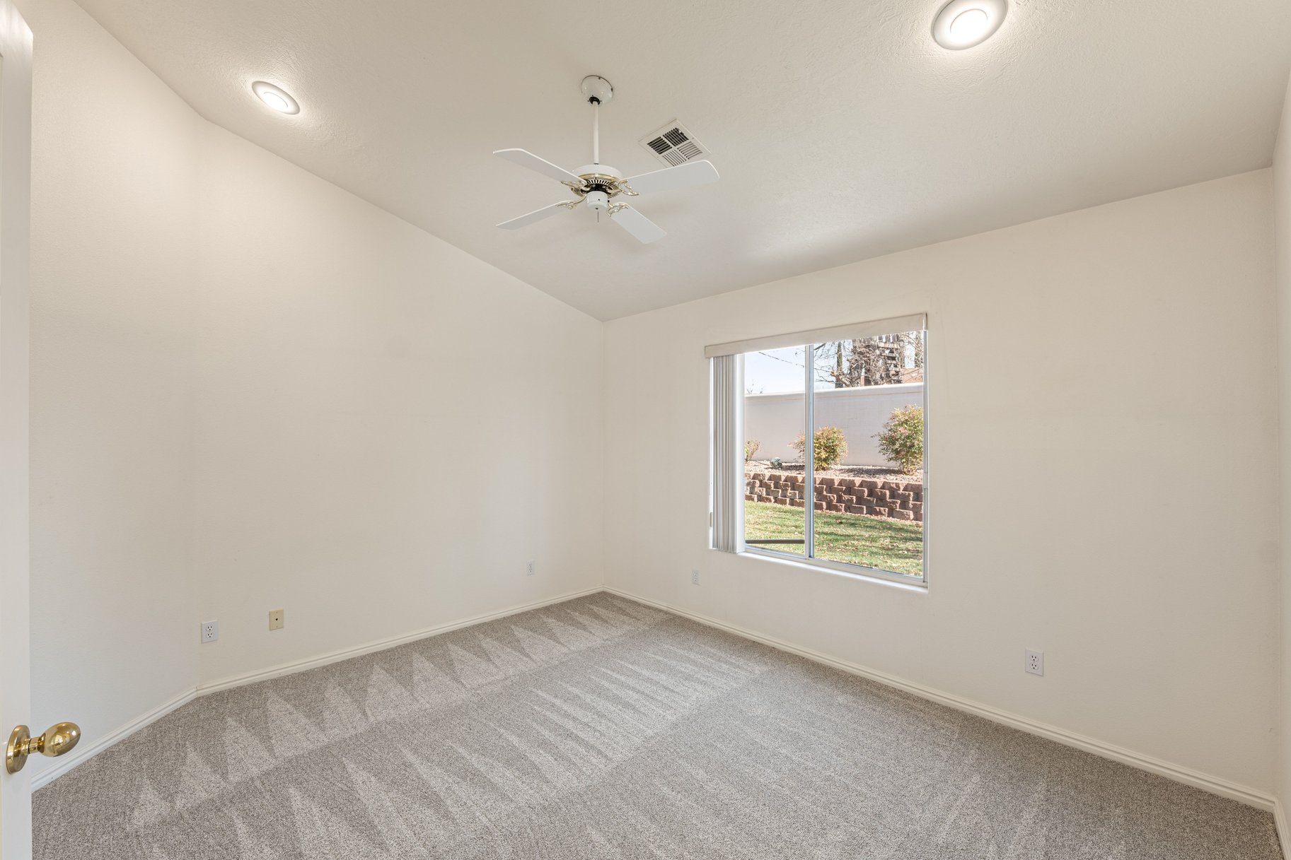 Low-Maintenance Living in a Prime Green Springs Location - 物件實景