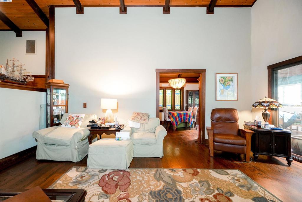 San Rafael, California, 94903-3840, United States, 3 Bedrooms Bedrooms, ,3 BathroomsBathrooms,Residential,For Sale,1987101