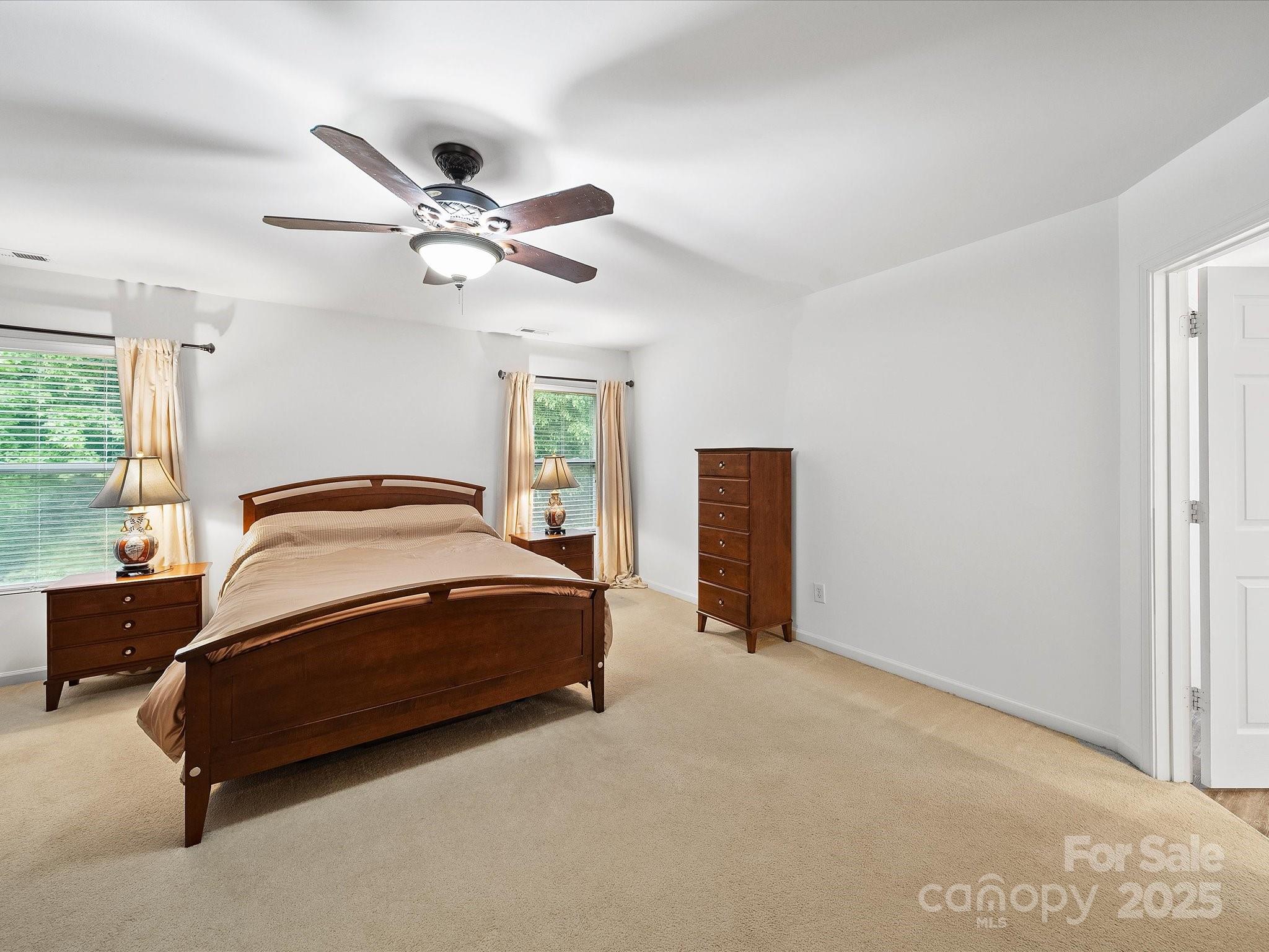 Matthews, North Carolina, 28105, United States, 4 Bedrooms Bedrooms, ,3 BathroomsBathrooms,Residential,For Sale,1865388