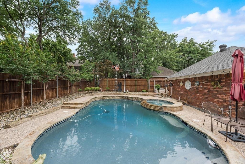 Grapevine, Texas, 76051, United States, 4 Bedrooms Bedrooms, ,3 BathroomsBathrooms,Residential,For Sale,2018283