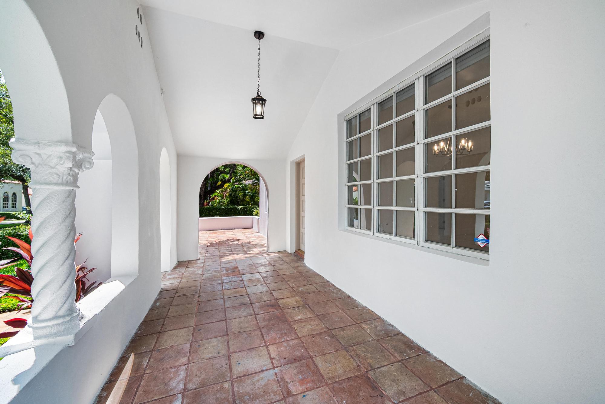 Coral Gables, Florida, 33134, United States, 3 Bedrooms Bedrooms, ,2 BathroomsBathrooms,Residential,For Sale,1975593