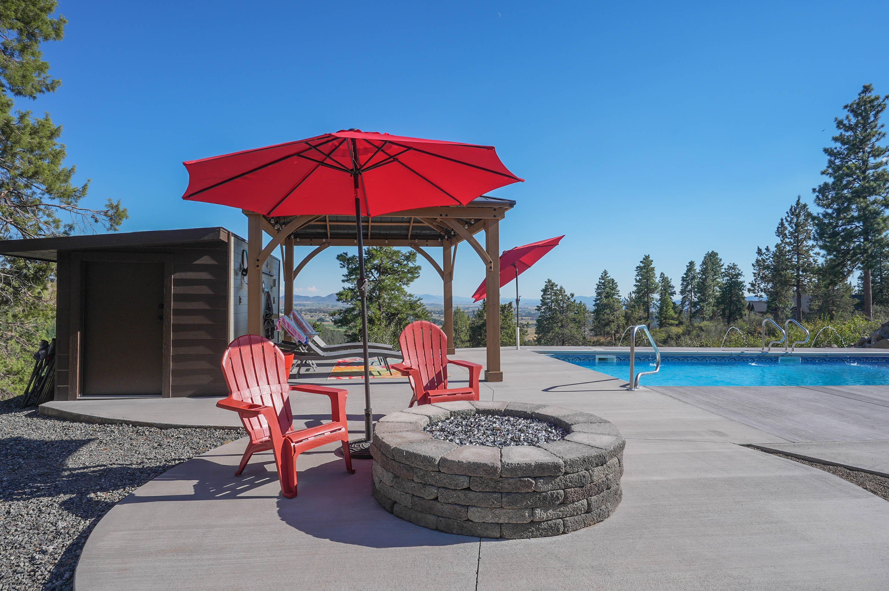 Klamath Falls, Oregon, 97601, United States, 3 Bedrooms Bedrooms, ,4 BathroomsBathrooms,Residential,For Sale,1940970