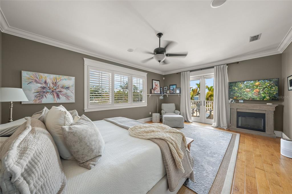 Holmes Beach, Florida, 34217, United States, 5 Bedrooms Bedrooms, ,5 BathroomsBathrooms,Residential,For Sale,1770392