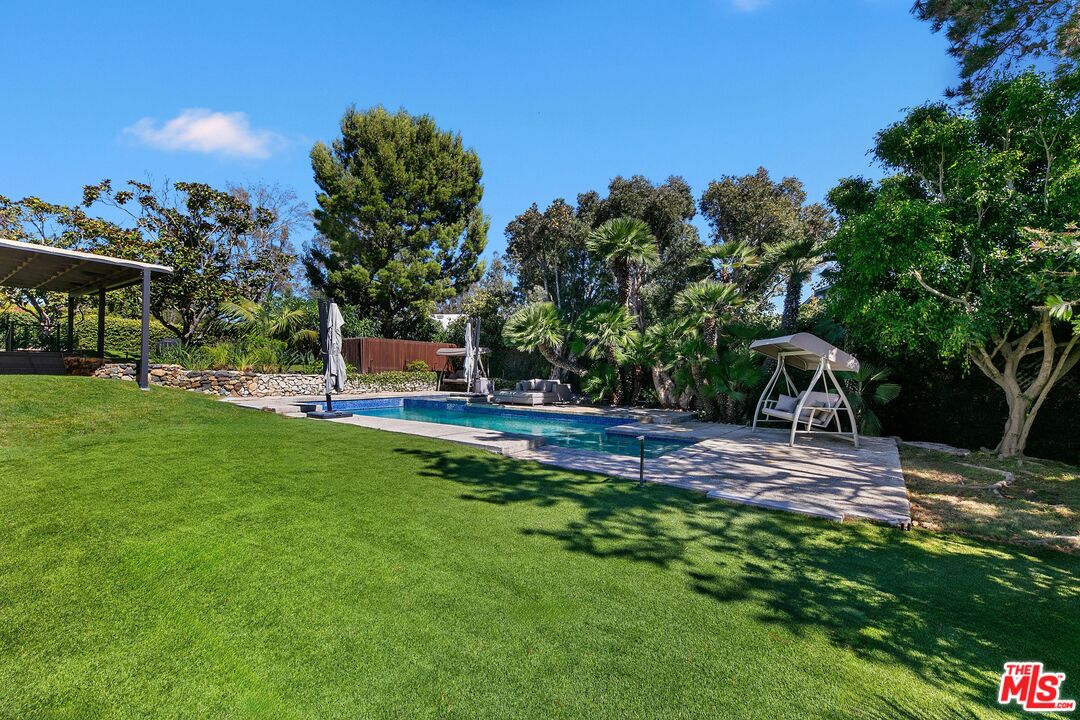 Malibu, California, 90265, United States, 3 Bedrooms Bedrooms, ,3 BathroomsBathrooms,Residential,For Sale,1949478