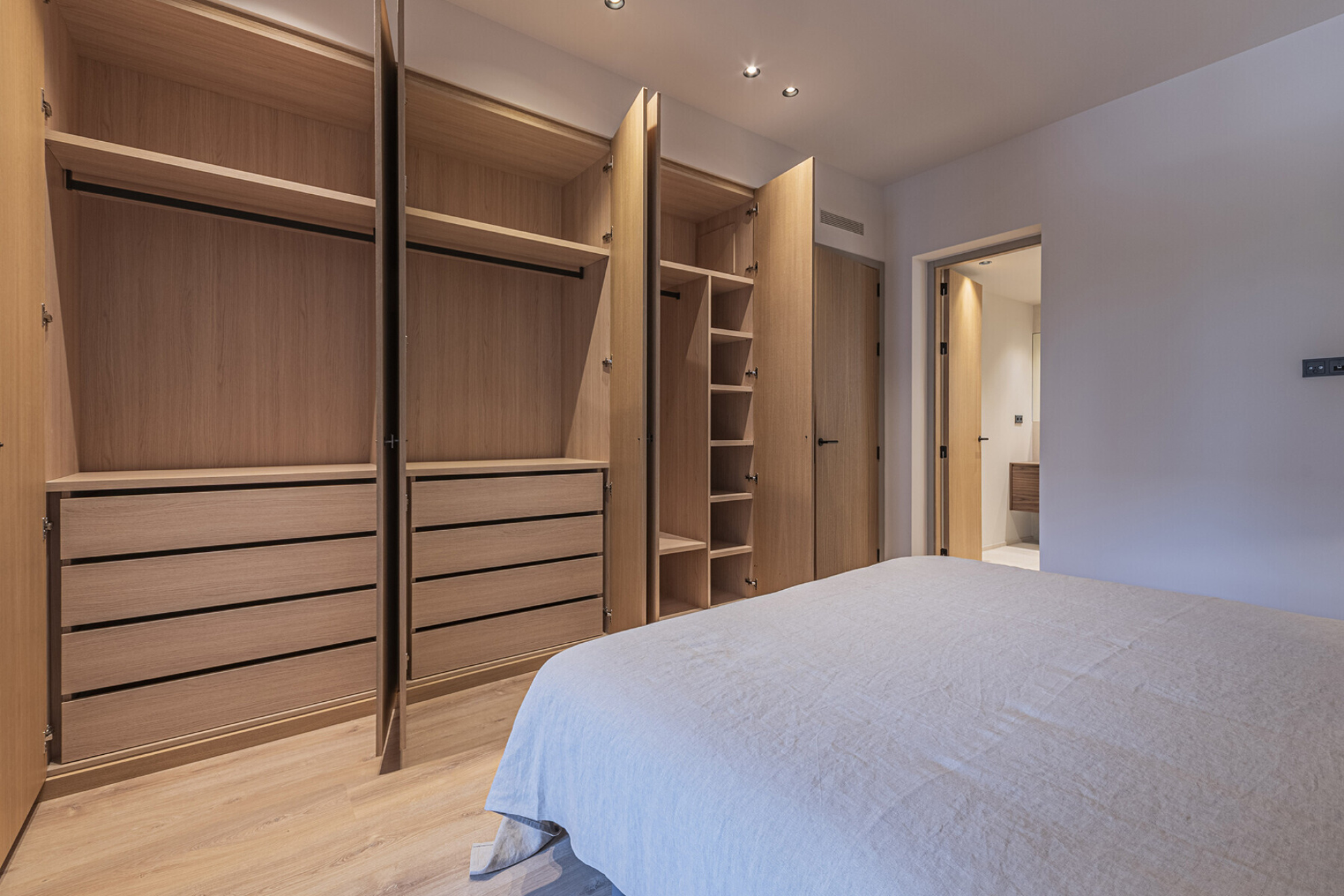  Modernist flat in Eixample with premium finishes in the Quadrat d