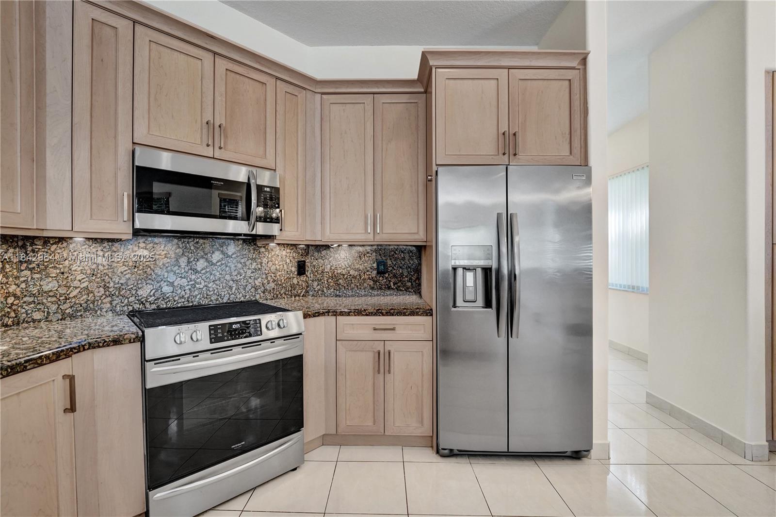 Weston, Florida, 33326, United States, 5 Bedrooms Bedrooms, ,4 BathroomsBathrooms,Residential,For Sale,1987523