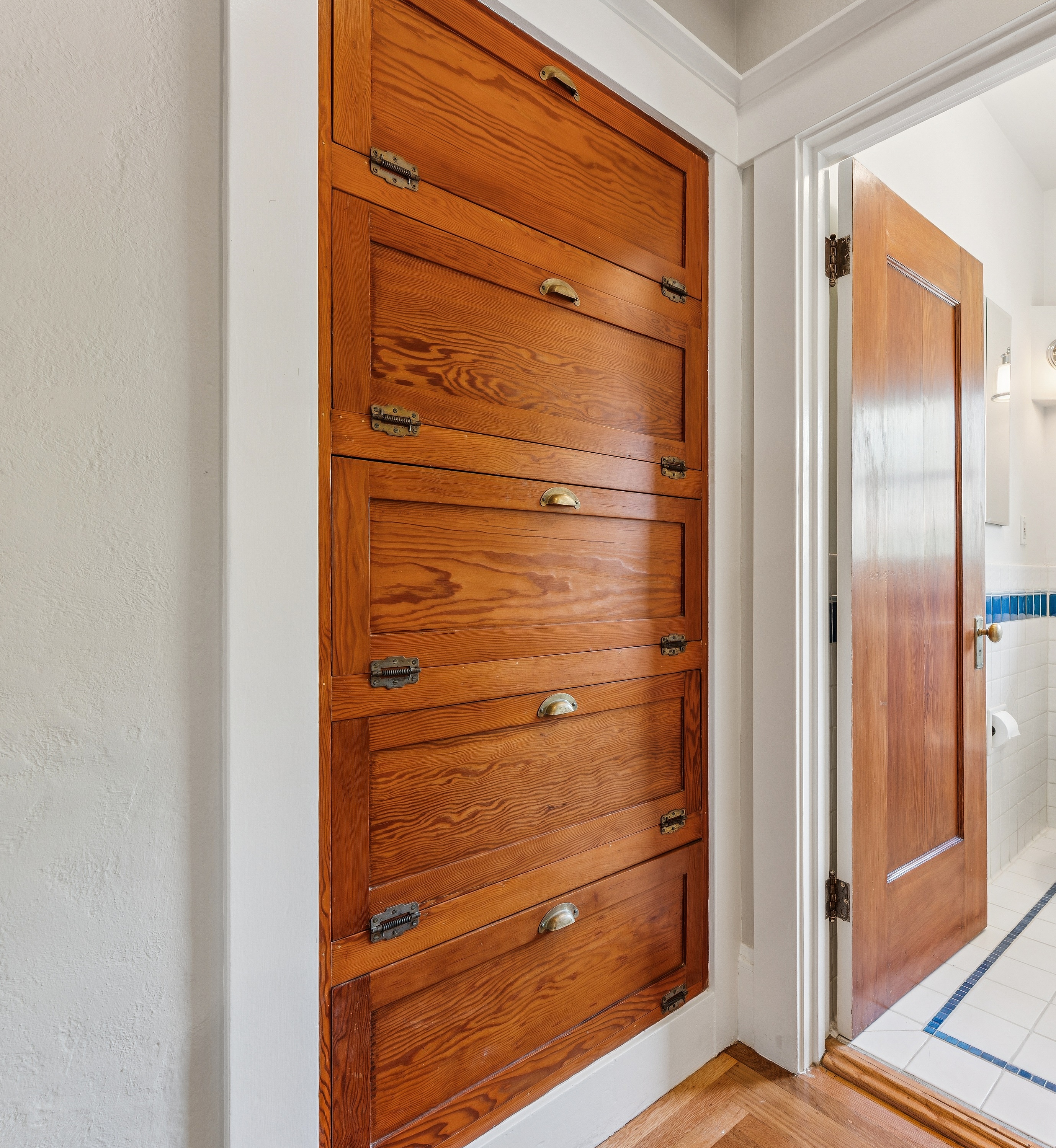  A True Rockridge Classic — Rich in Detail, Ready for Its Next Chapter - 物件實景