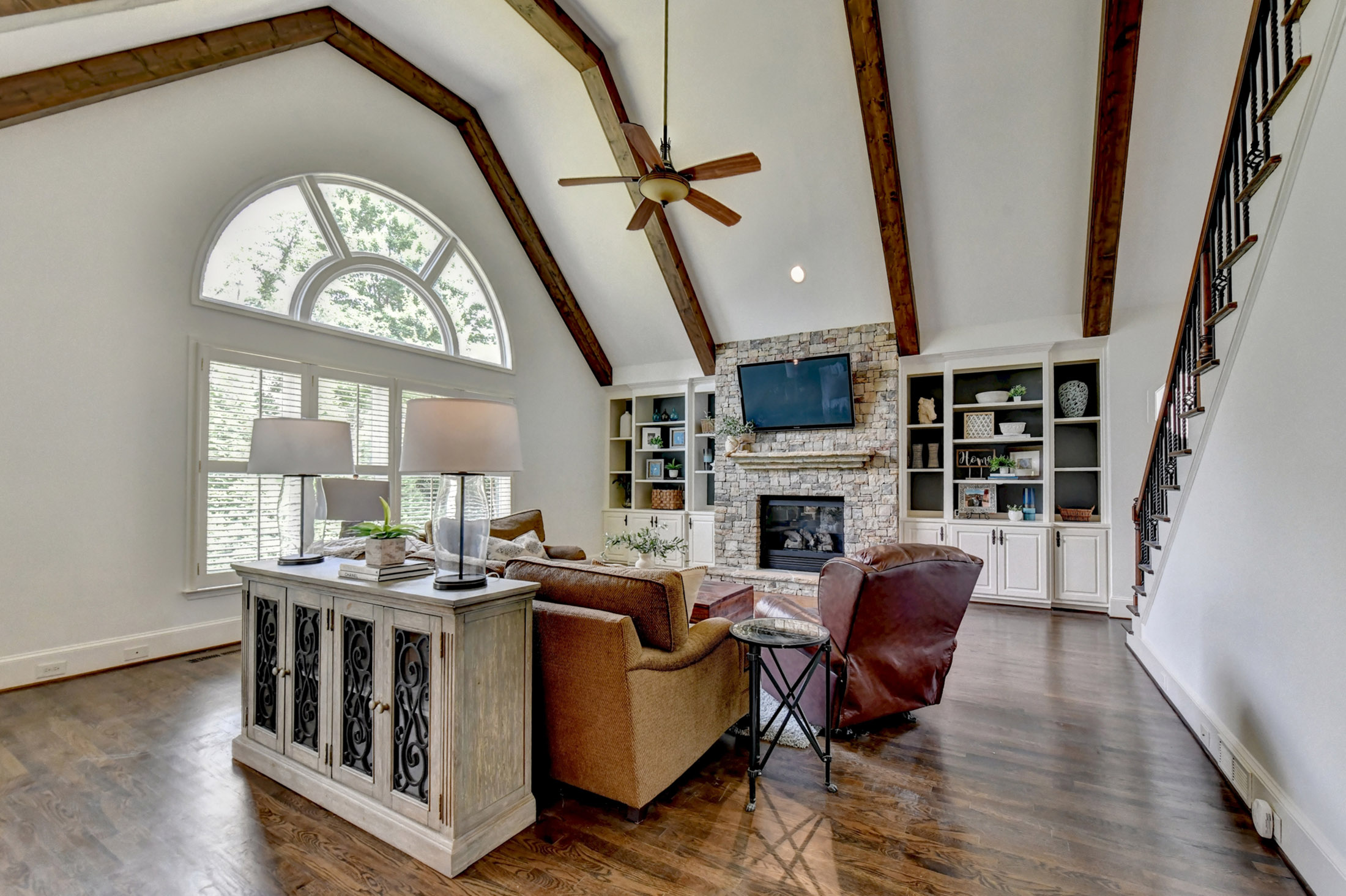  Stunning, Fully Renovated Glen Abbey Home Nestled in the Heart of Alpharetta - 物件實景
