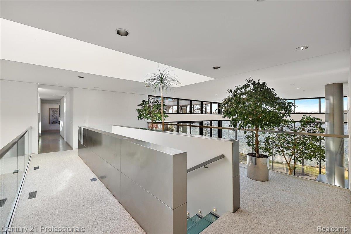 BloomfieldHills, Michigan, 48301, United States, 4 Bedrooms Bedrooms, ,5 BathroomsBathrooms,Residential,For Sale,1996516