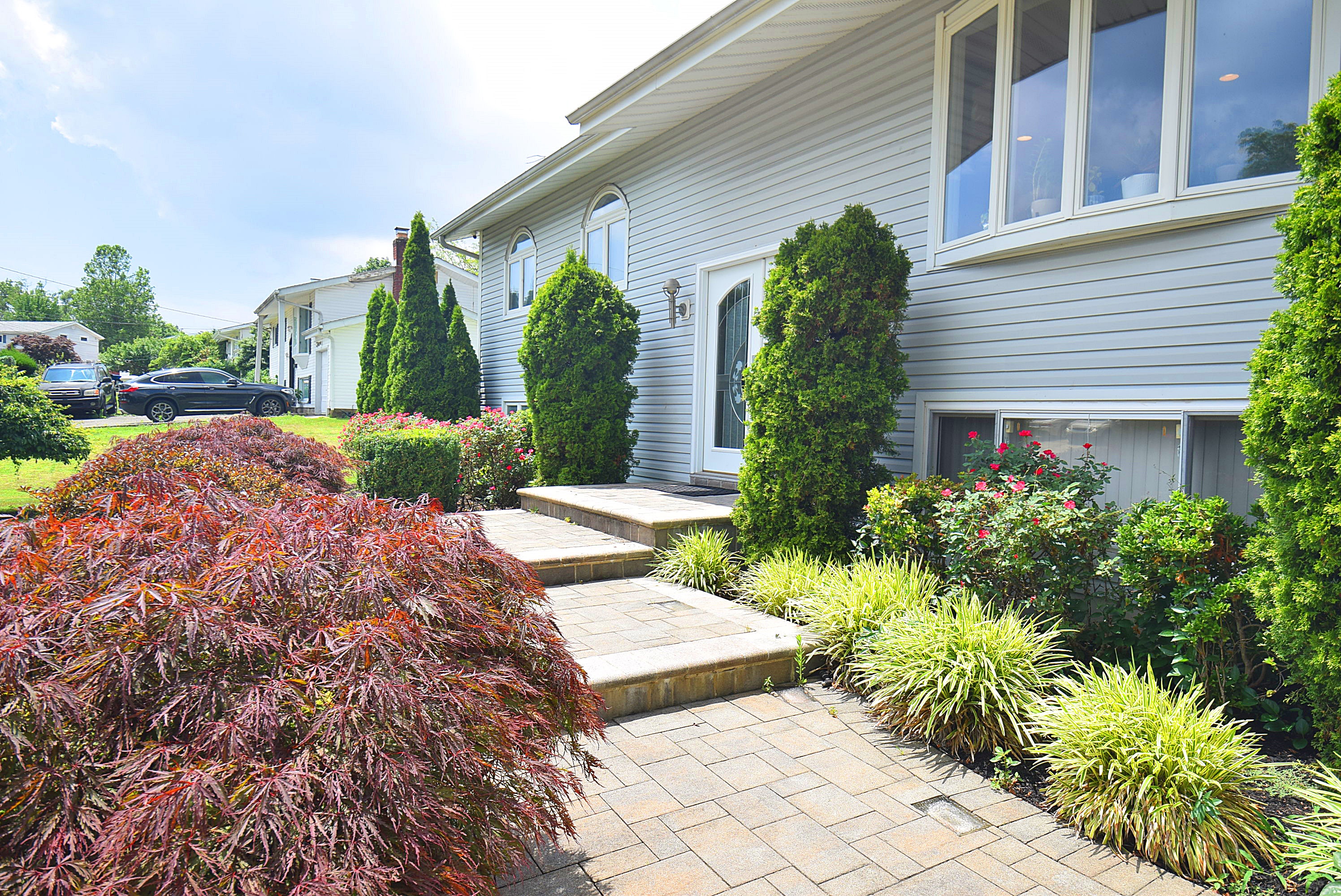 Wheatley Heights, New York, 11798, United States, 5 Bedrooms Bedrooms, ,2 BathroomsBathrooms,Residential,For Sale,1892743