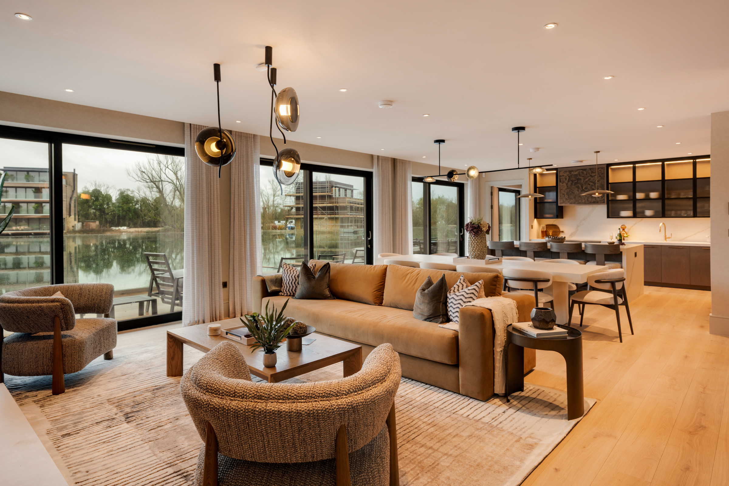  A Glass-Fronted Lake House in the Cotswolds - 物件實景