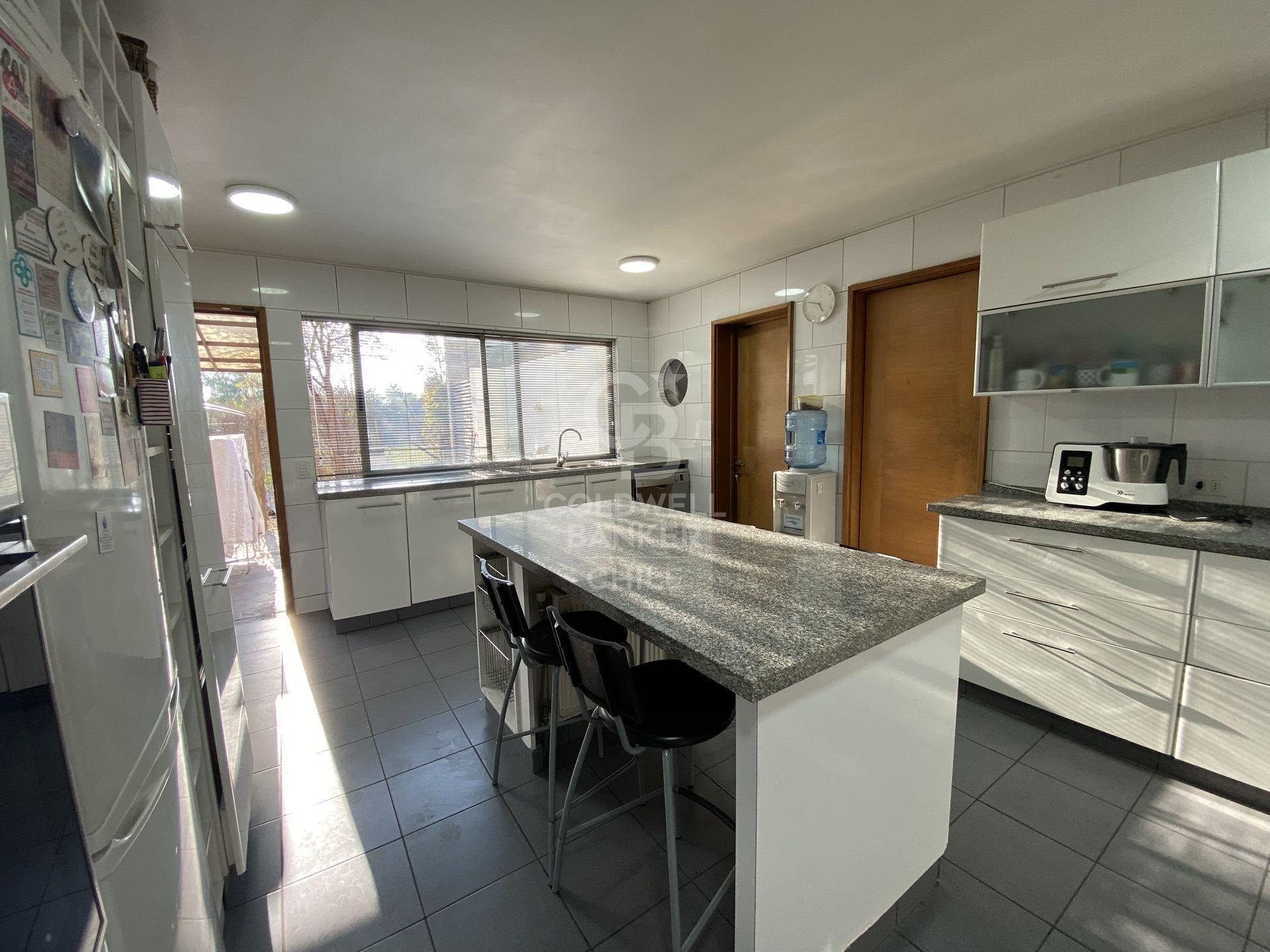 Colina, Chile, 4 Bedrooms Bedrooms, ,4 BathroomsBathrooms,Residential,For Sale,1906528