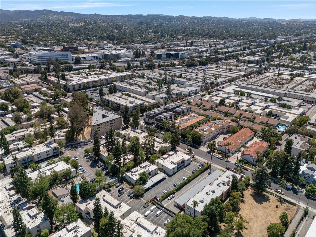 Tarzana, California, 91356, United States, 3 Bedrooms Bedrooms, ,2 BathroomsBathrooms,Residential,For Sale,1892794