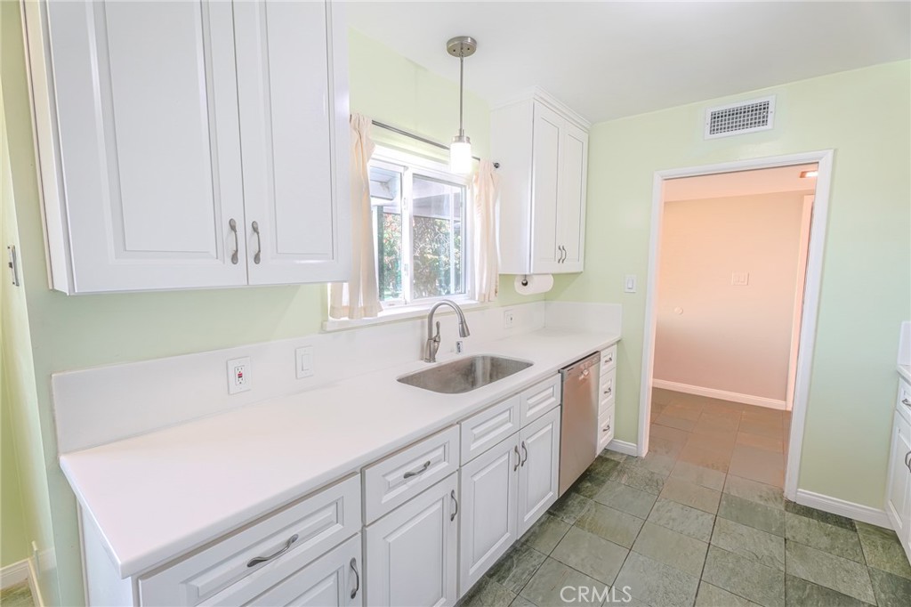 Woodland Hills, California, 91367, United States, 4 Bedrooms Bedrooms, ,3 BathroomsBathrooms,Residential,For Sale,1987508