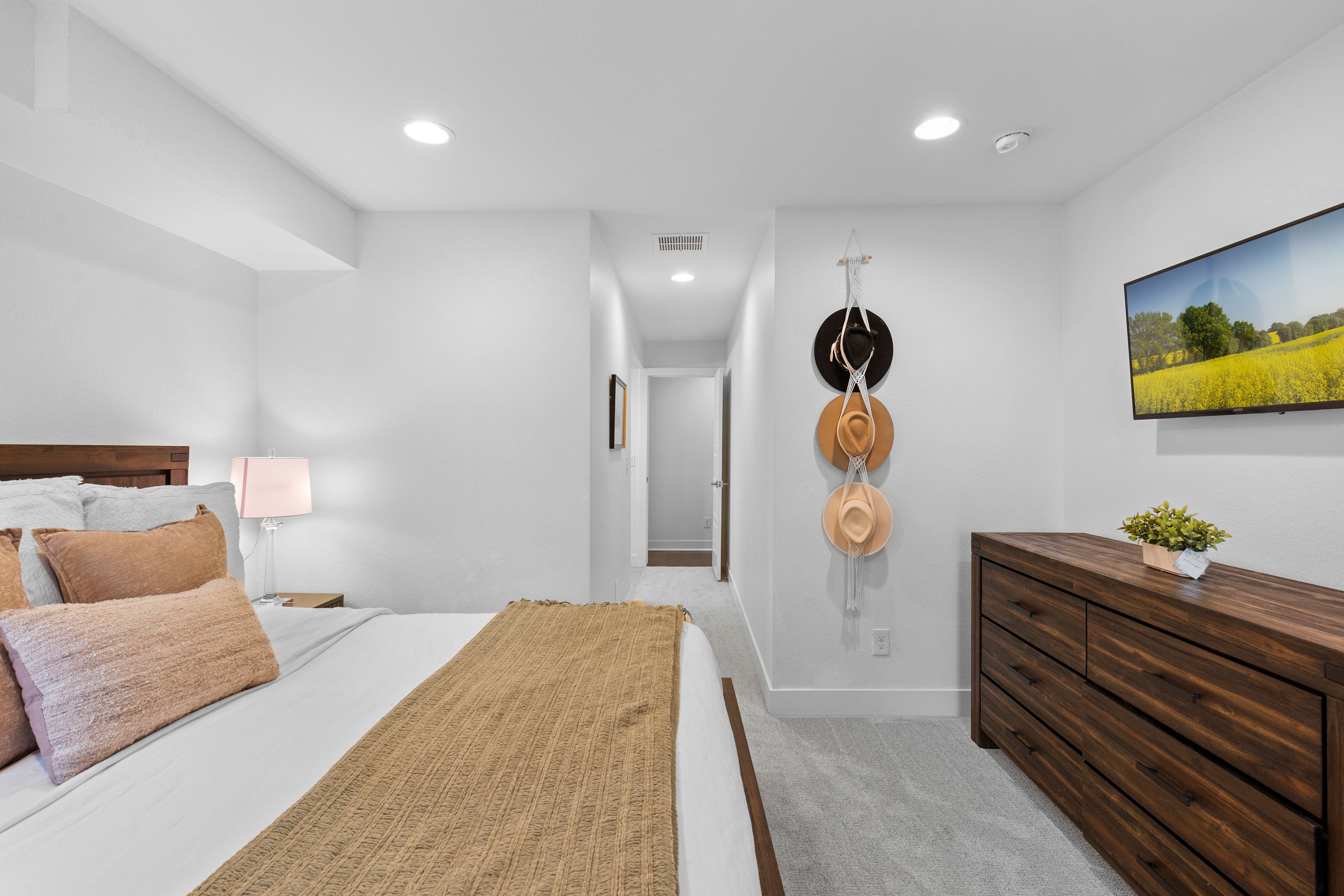  Sleek, architecturally refined end-unit duplex - 物件實景