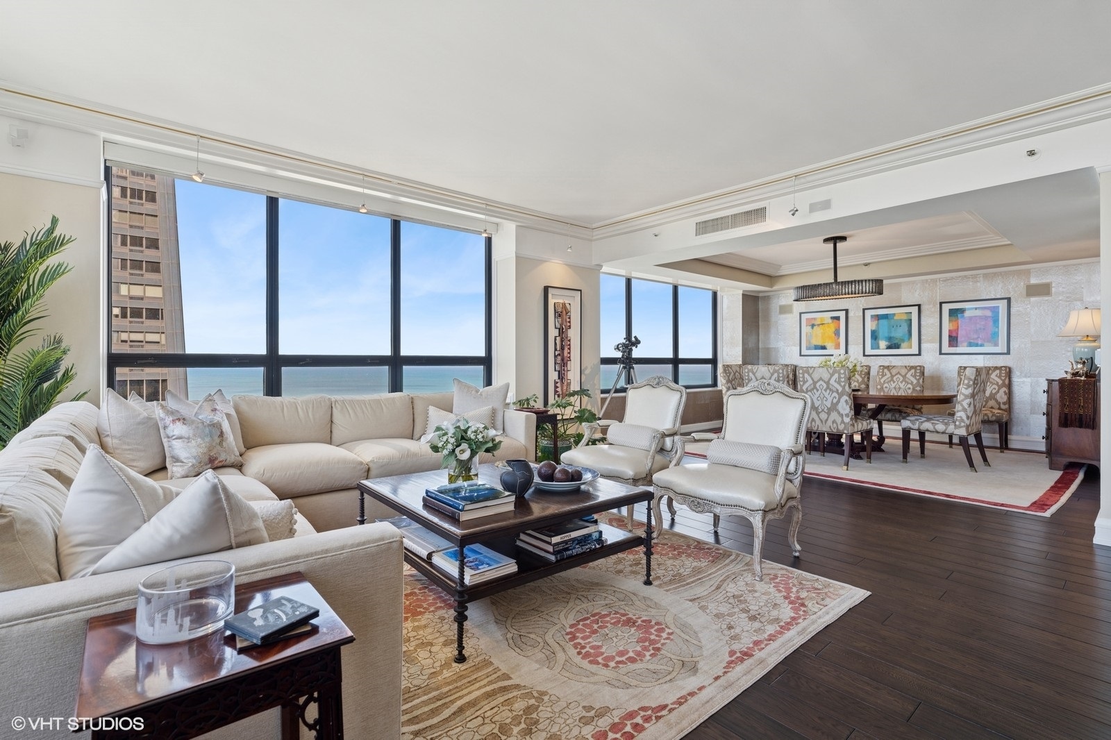 Chicago, Illinois, 60611, United States, 3 Bedrooms Bedrooms, ,3 BathroomsBathrooms,Residential,For Sale,1941703