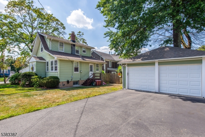 Verona Twp., New Jersey, 07044, United States, 3 Bedrooms Bedrooms, ,2 BathroomsBathrooms,Residential,For Sale,1961647