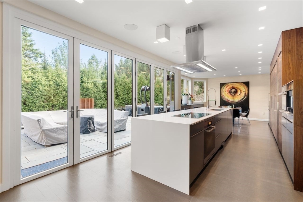 Brookline, Massachusetts, 02467, United States, 5 Bedrooms Bedrooms, ,6 BathroomsBathrooms,Residential,For Sale,1686608