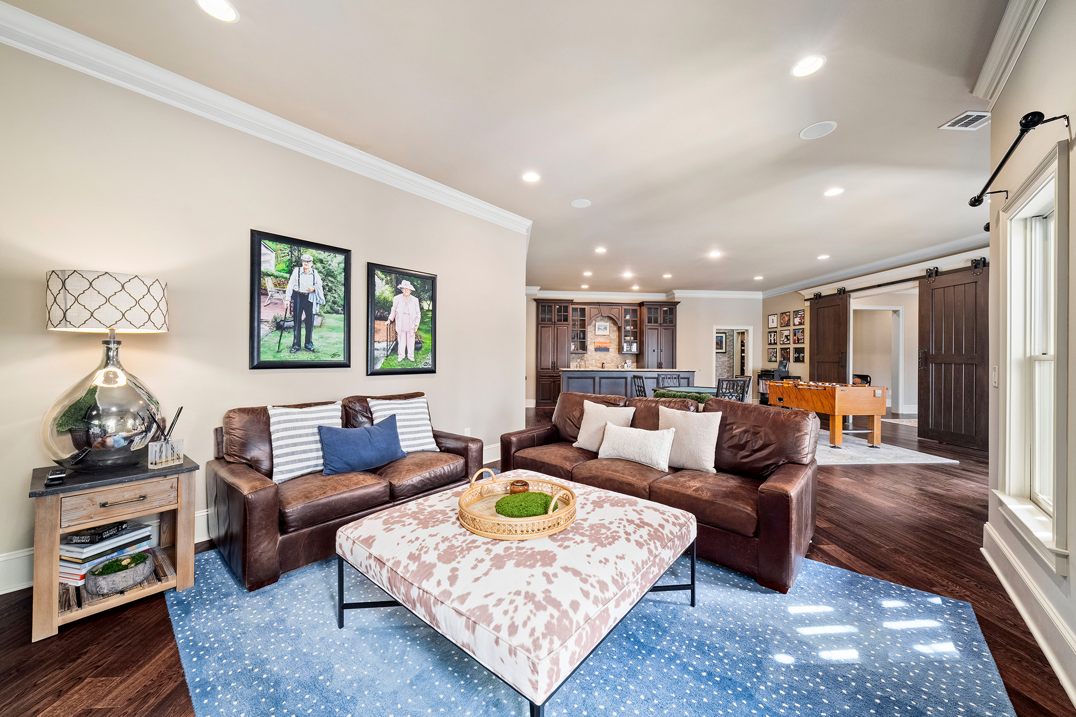  Meticulous Brick Estate Blends Timeless Architecture with Elevated Design - 物件實景