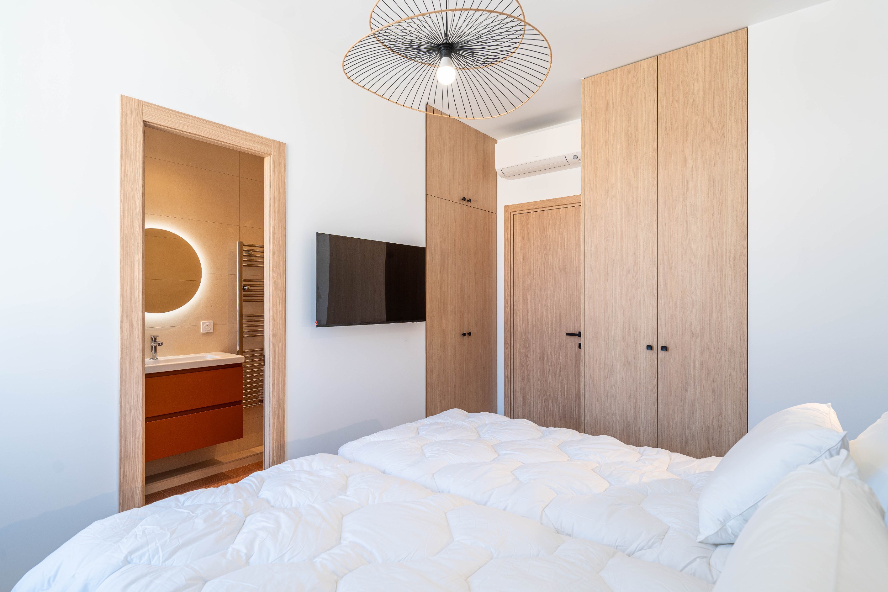 Top-floor renovated apartment with balcony, 3 bedrooms, rue Hoche Cannes city c… - 物件實景