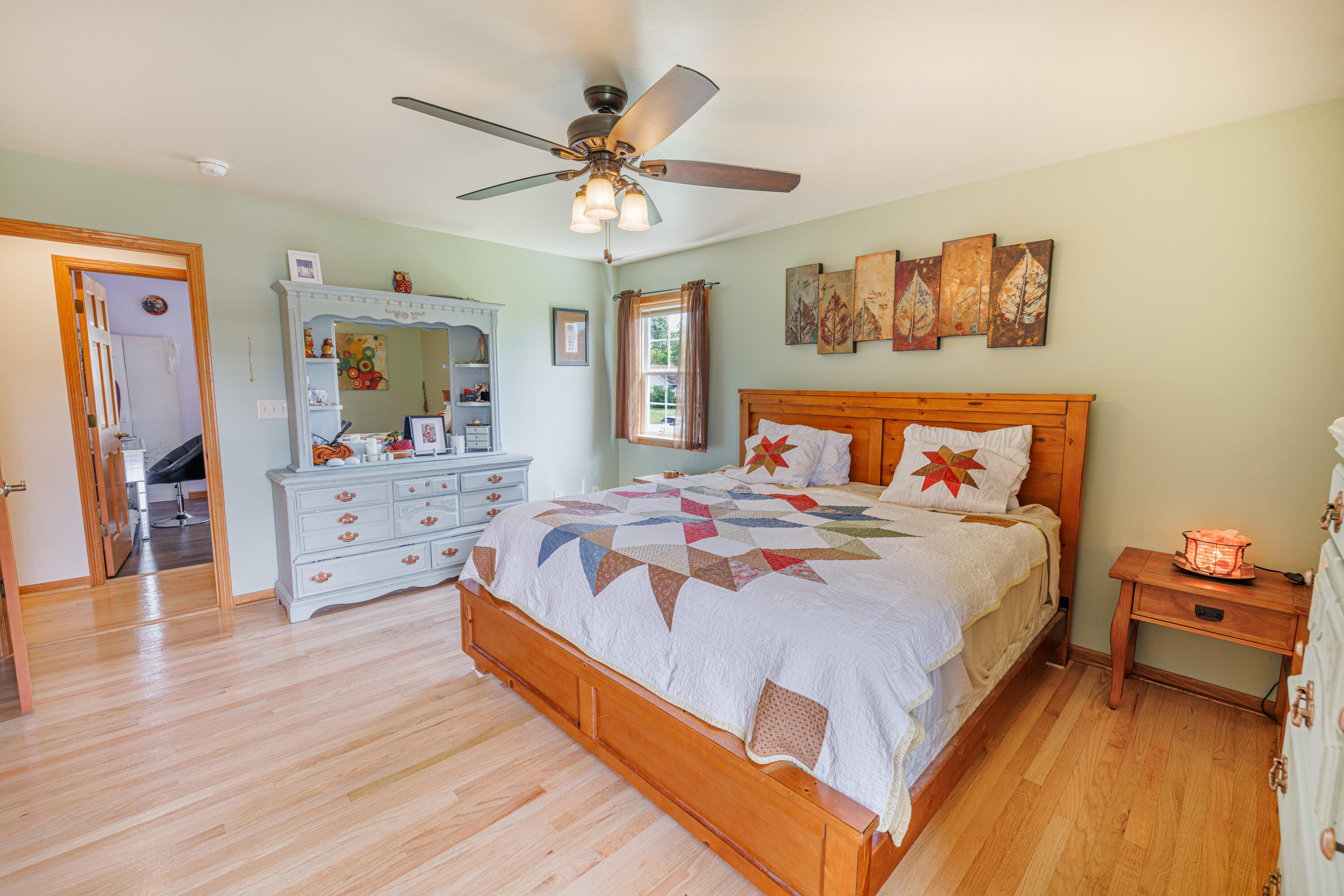 Theresa, Wisconsin, 53091, United States, 4 Bedrooms Bedrooms, ,4 BathroomsBathrooms,Residential,For Sale,1927887