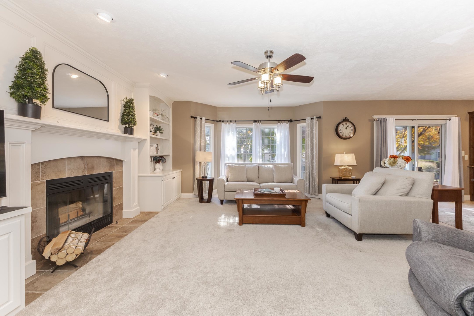 Bloomington, Illinois, 61704, United States, 4 Bedrooms Bedrooms, ,4 BathroomsBathrooms,Residential,For Sale,1996227