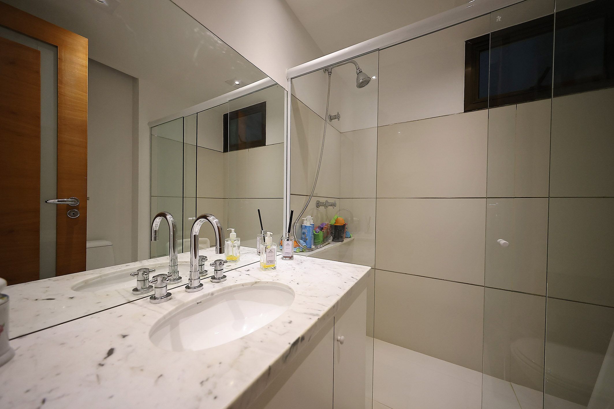  205 m² Apartment with Four Suites and a Balcony - 物件實景