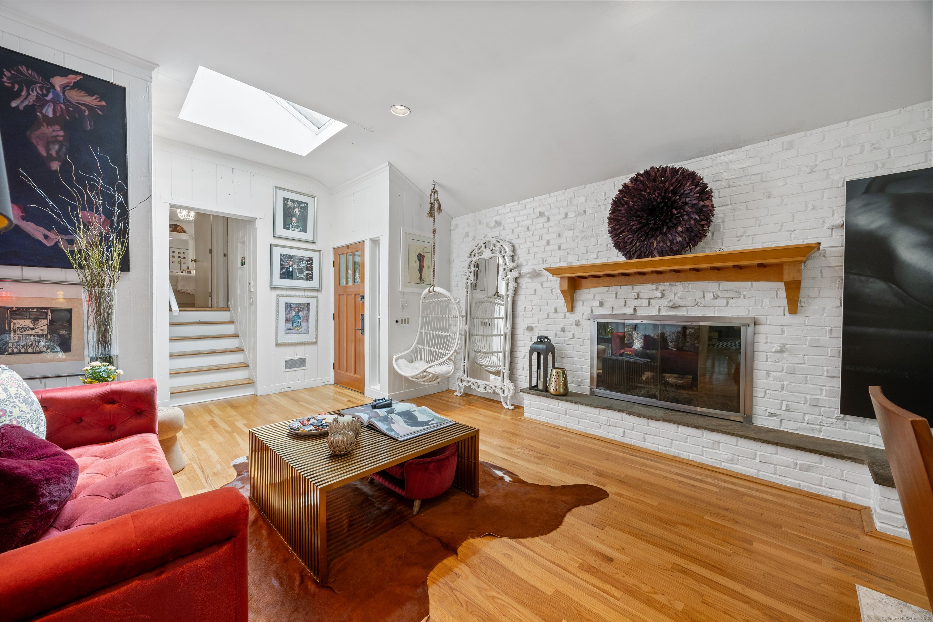 Woodbridge, Connecticut, 06525, United States, 3 Bedrooms Bedrooms, ,4 BathroomsBathrooms,Residential,For Sale,1912137