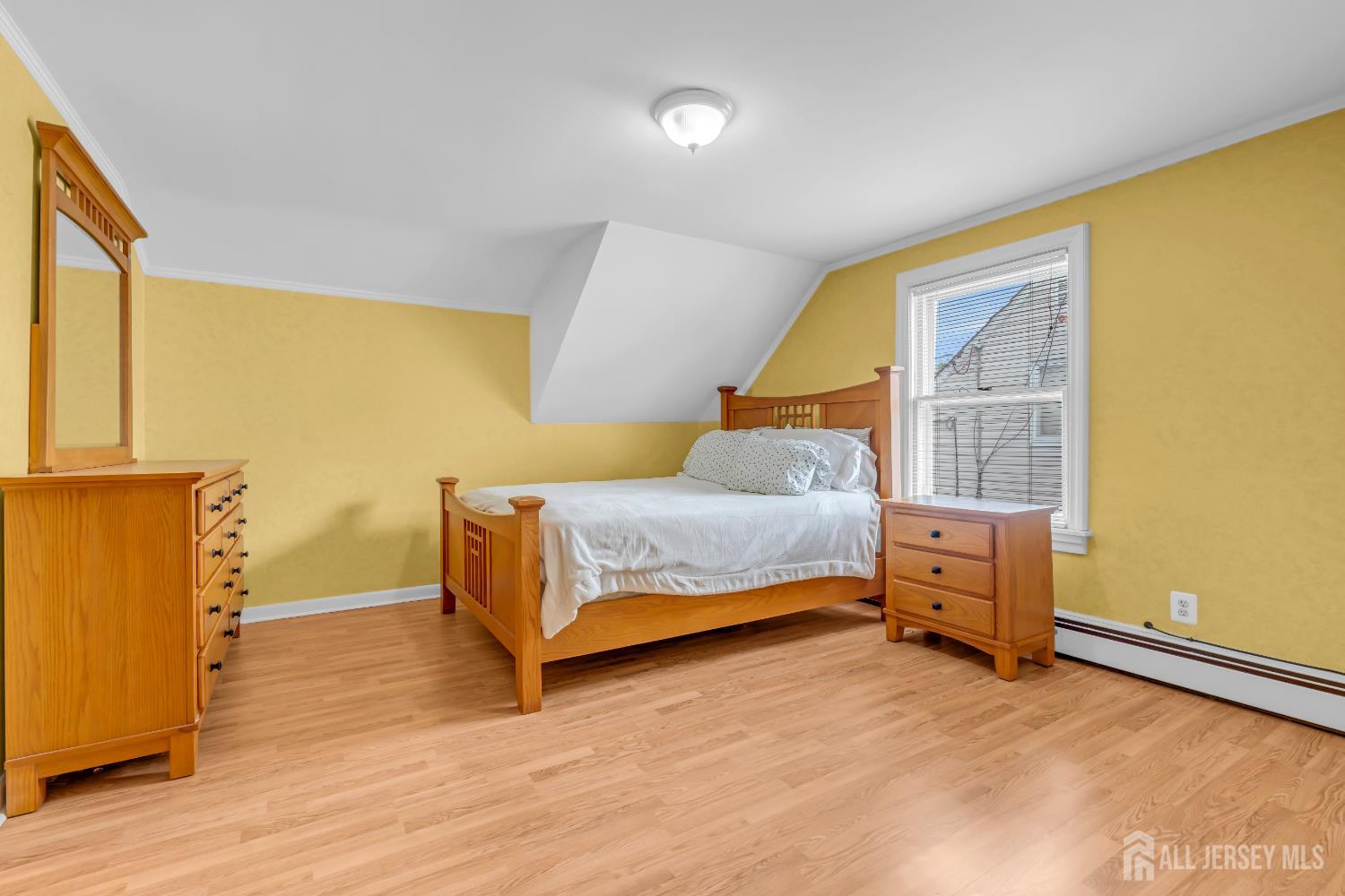 Iselin, New Jersey, 08830, United States, 3 Bedrooms Bedrooms, ,2 BathroomsBathrooms,Residential,For Sale,1966182