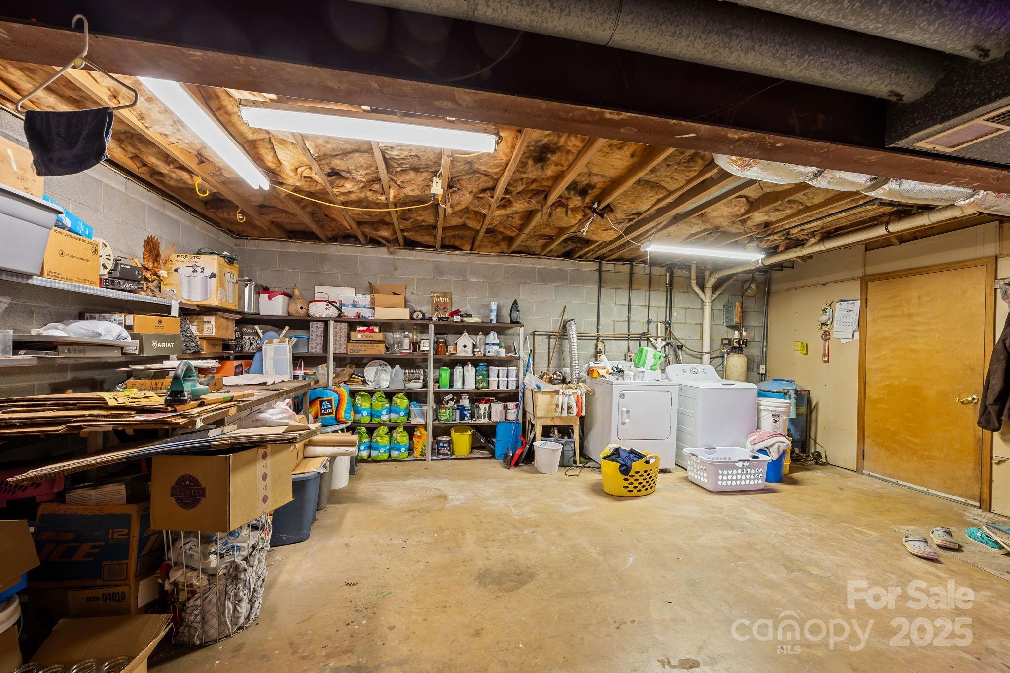 Leicester, North Carolina, 28748, United States, 3 Bedrooms Bedrooms, ,2 BathroomsBathrooms,Residential,For Sale,1991233