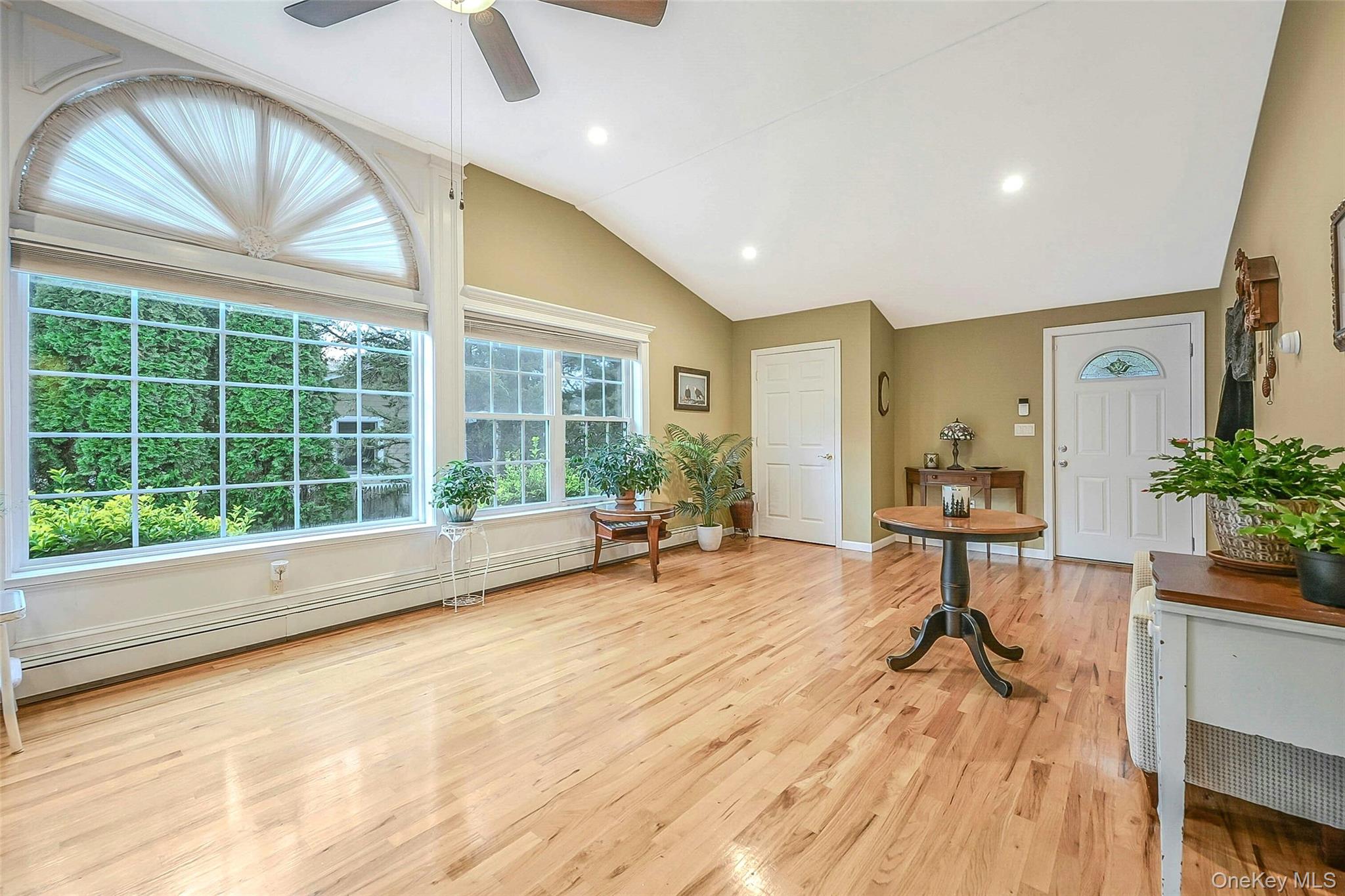 Sound Beach, New York, 11789, United States, 4 Bedrooms Bedrooms, ,2 BathroomsBathrooms,Residential,For Sale,1994513