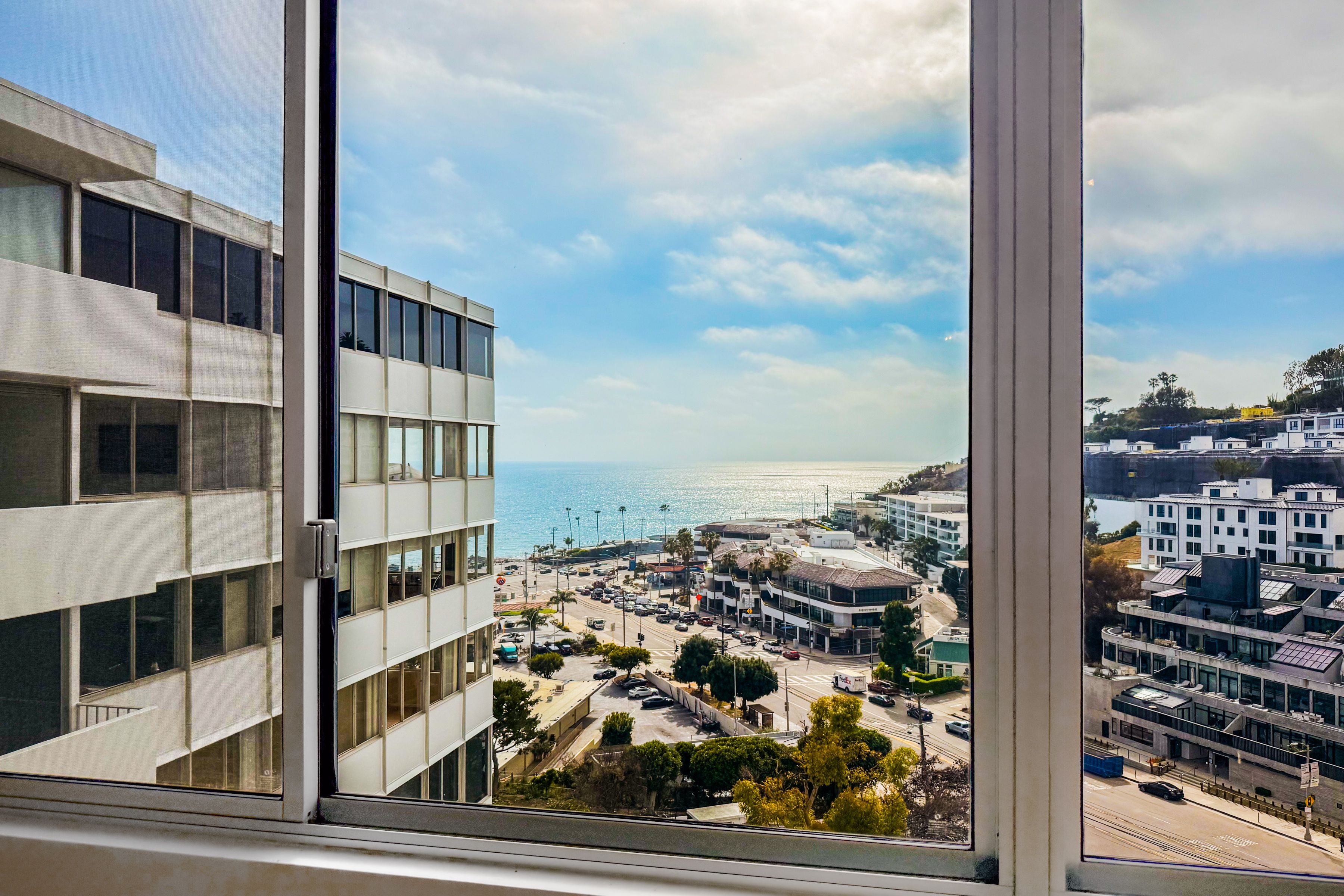  17352 W Sunset Blvd - 物件實景