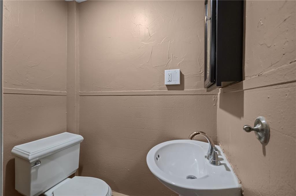 Woonsocket, Rhode Island, 02895, United States, 7 Bedrooms Bedrooms, ,3 BathroomsBathrooms,Residential,For Sale,2006468