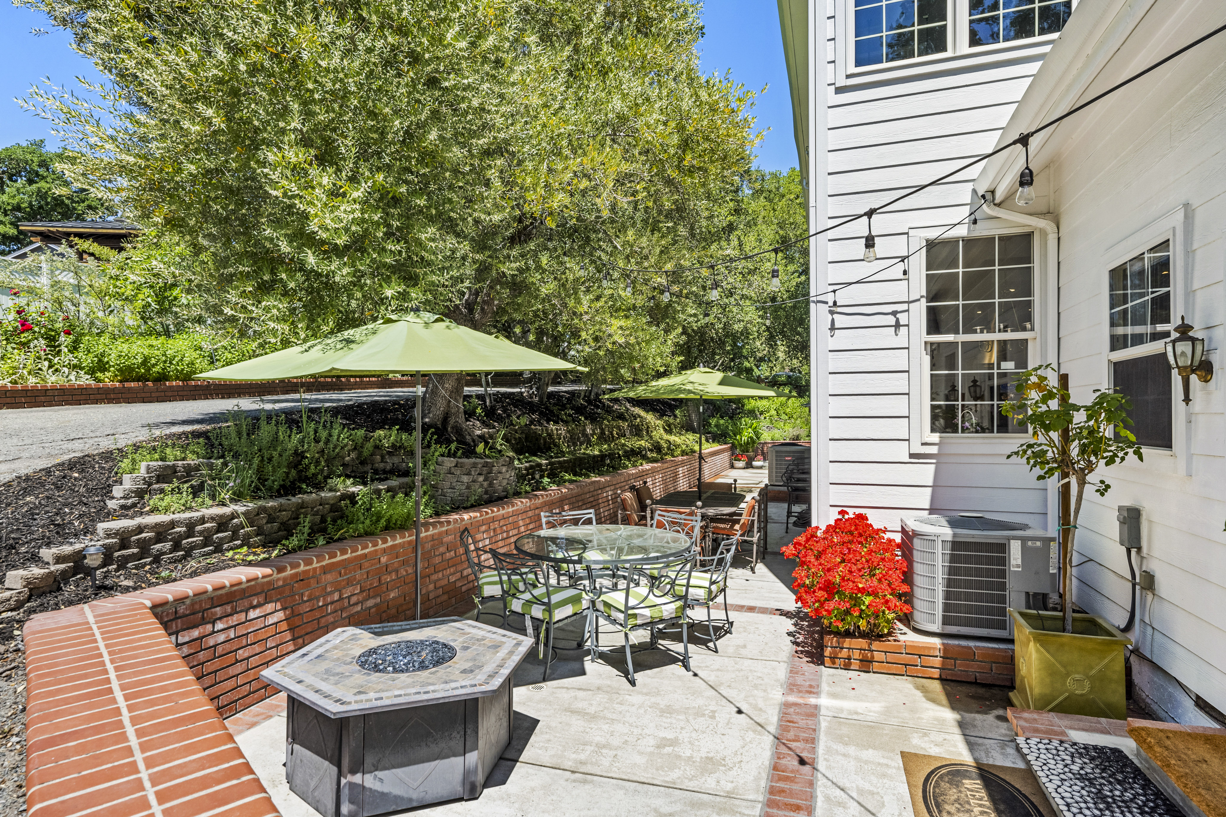  Grand Georgia Colonial Estate with Luxurious Designer Finishes - 物件實景