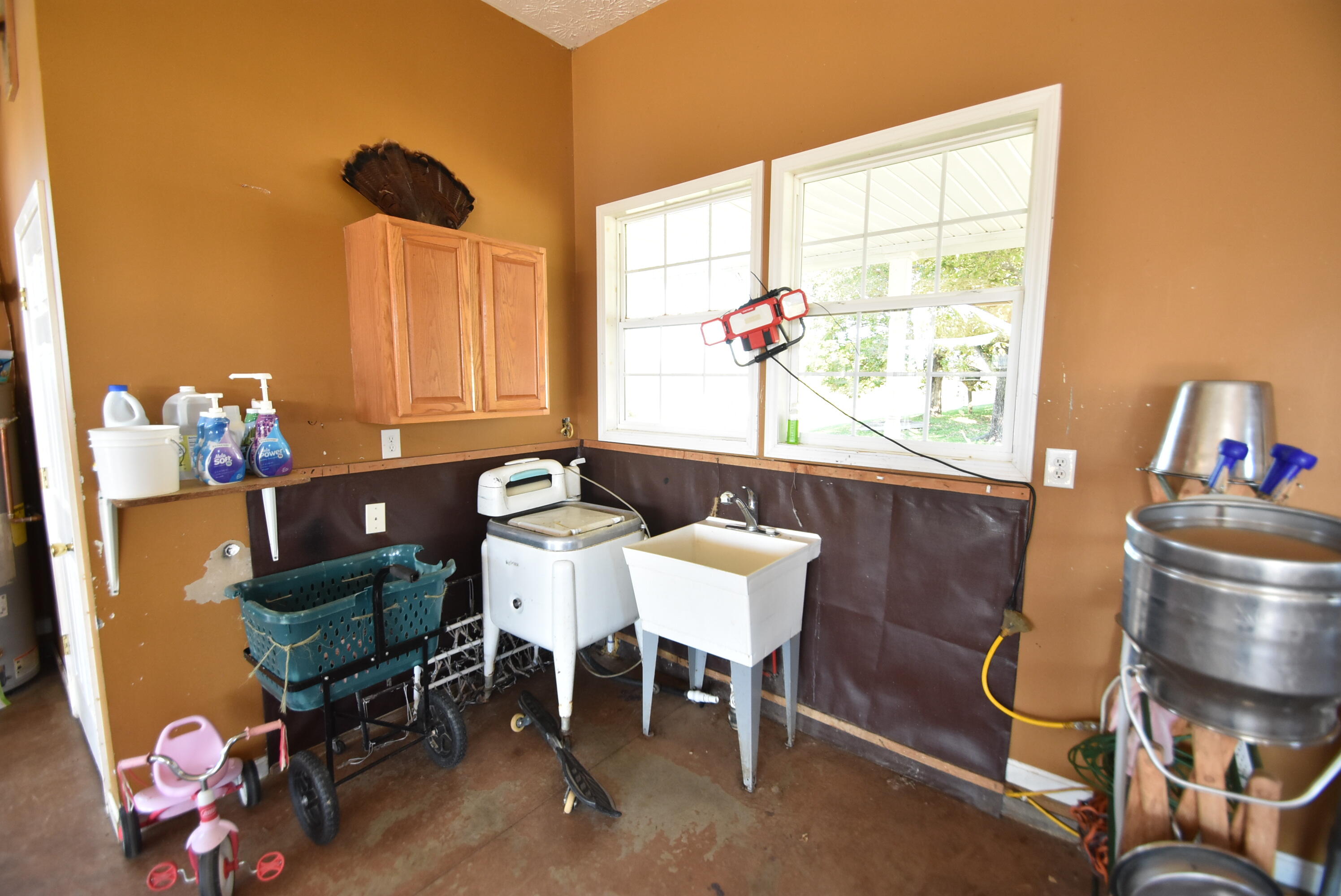 Willisburg, Kentucky, 40078, United States, 4 Bedrooms Bedrooms, ,1 BathroomBathrooms,Residential,For Sale,1962831