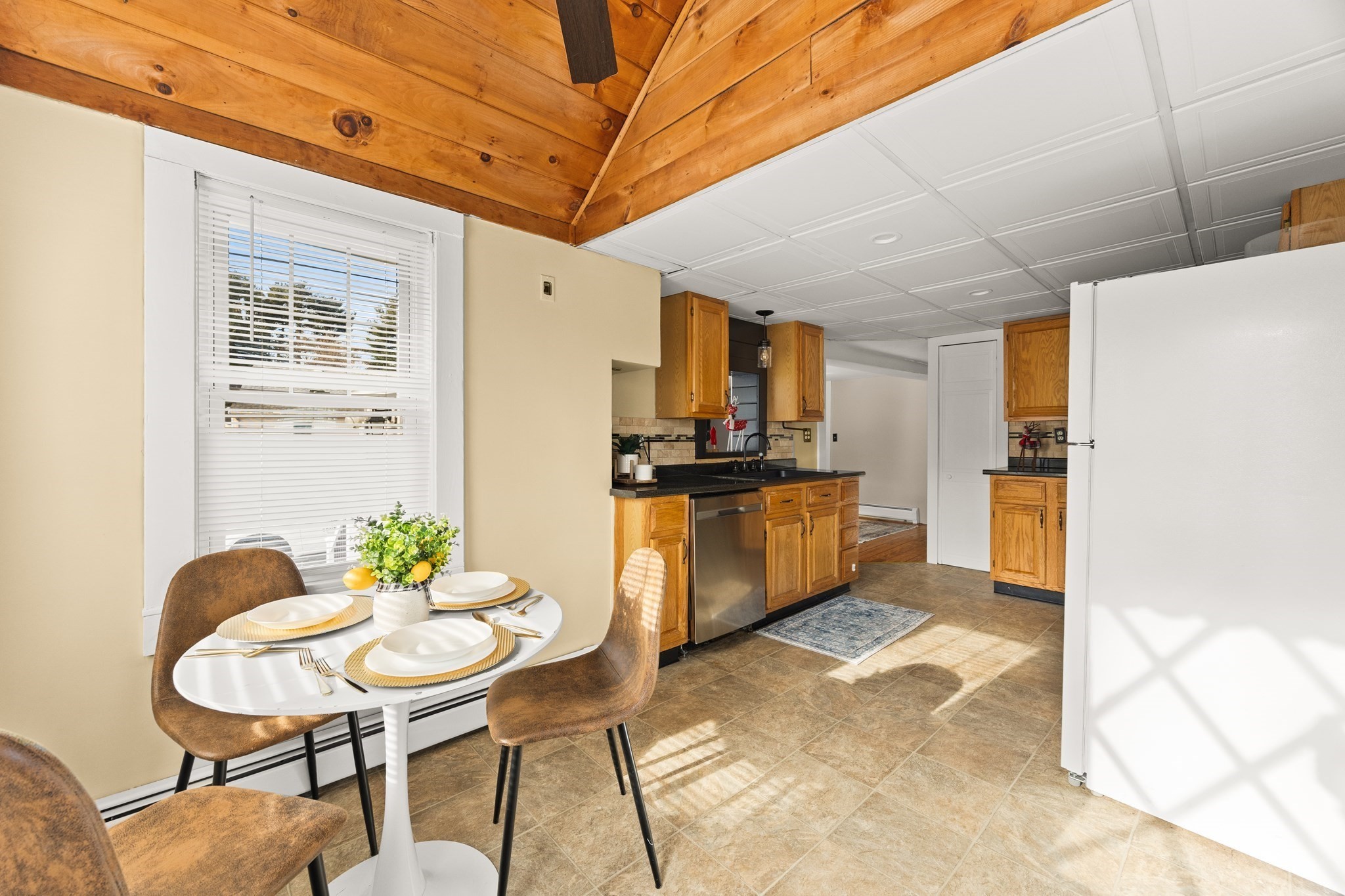 Taunton, Massachusetts, 02780, United States, 4 Bedrooms Bedrooms, ,2 BathroomsBathrooms,Residential,For Sale,2007506