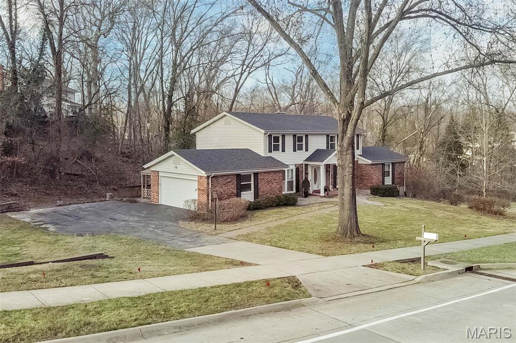 Chesterfield, Missouri, 63017, United States, 5 Bedrooms Bedrooms, ,4 BathroomsBathrooms,Residential,For Sale,2002009