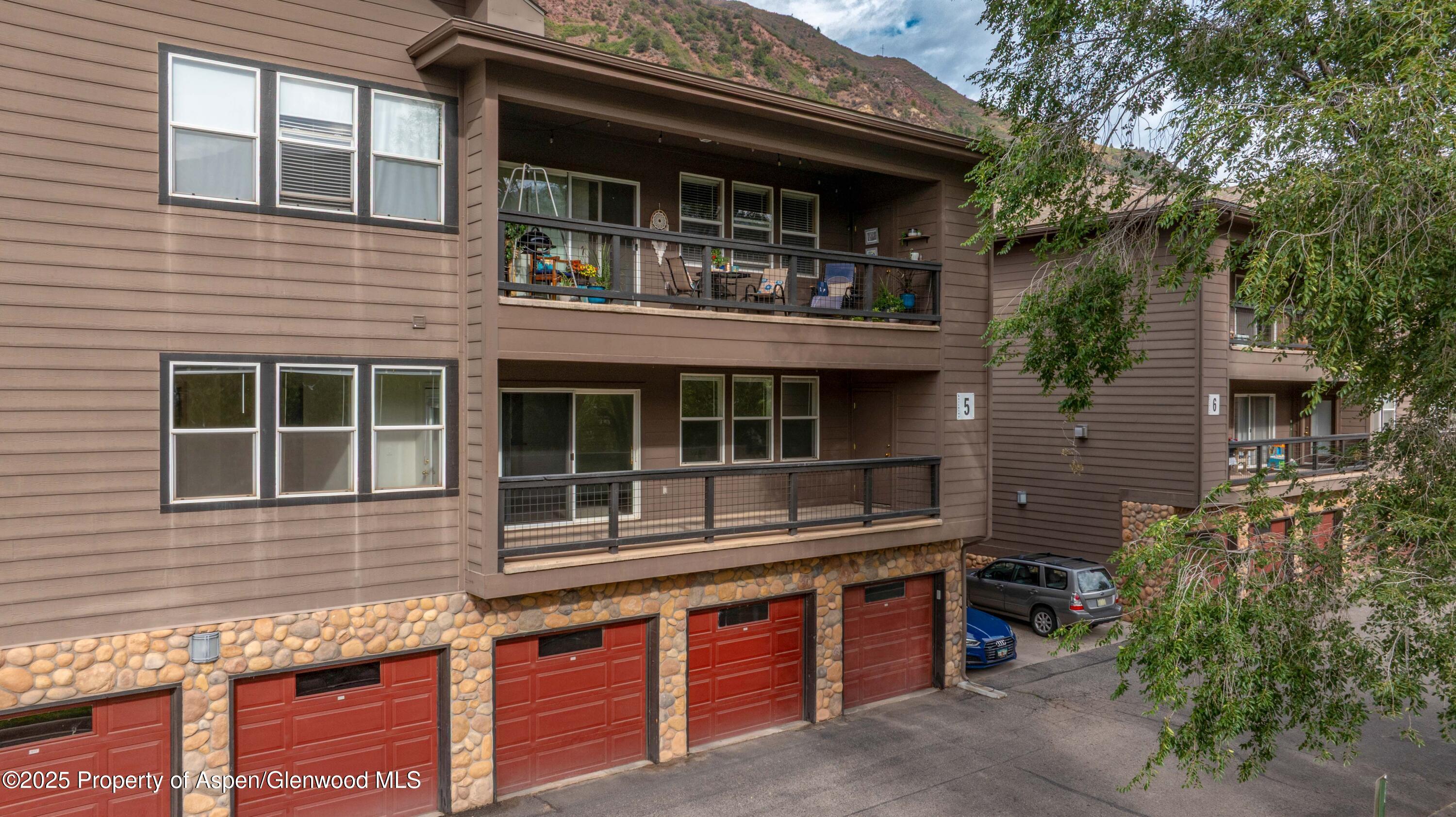 Glenwood Springs, Colorado, 81601, United States, 3 Bedrooms Bedrooms, ,2 BathroomsBathrooms,Residential,For Sale,1795140
