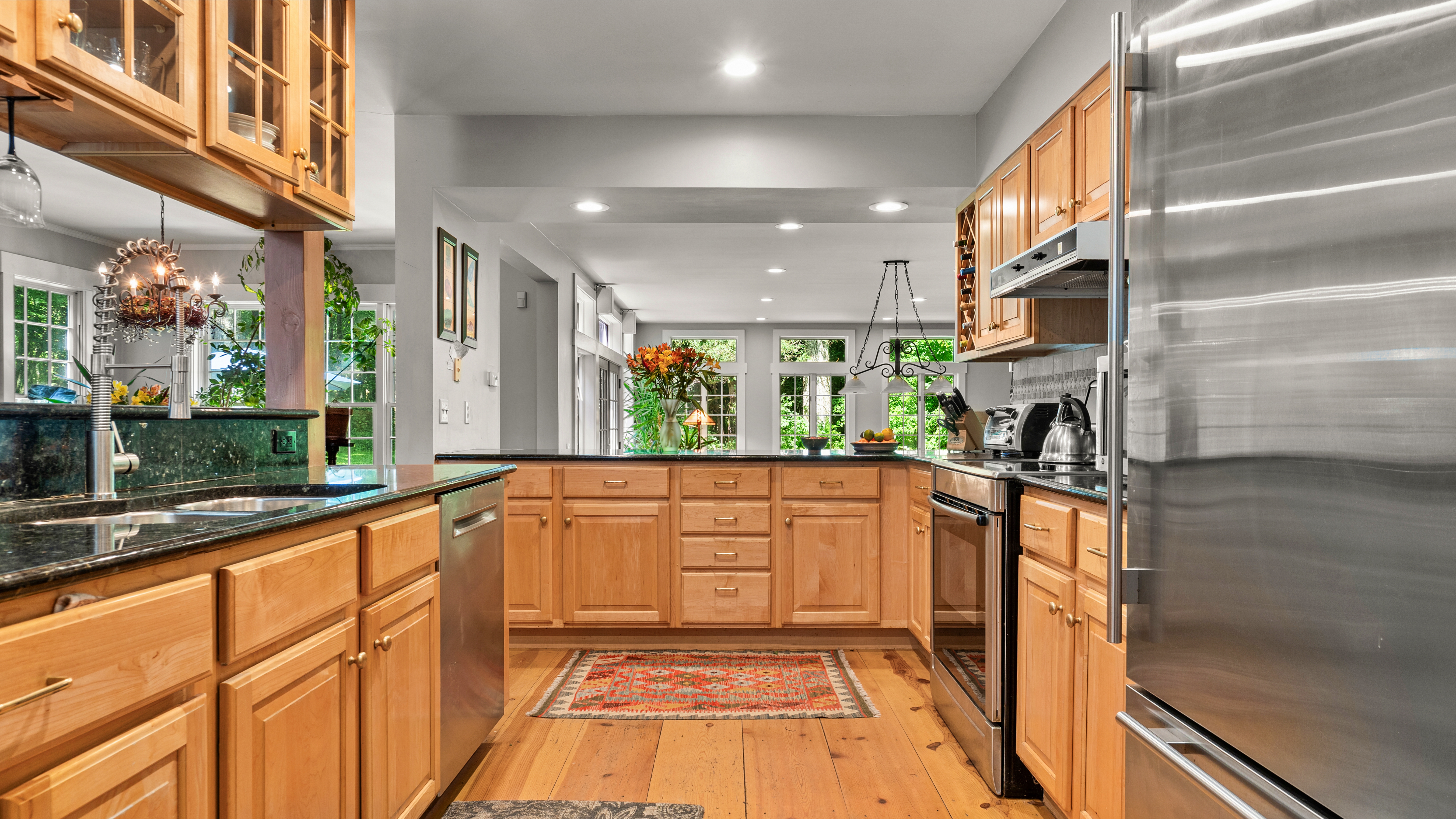  Berkshire Retreat: 4 Private Acres Near Downtown Great Barrington - 物件實景