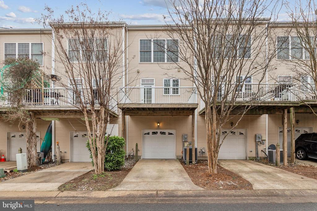 Chantilly, Virginia, 20152, United States, 3 Bedrooms Bedrooms, ,4 BathroomsBathrooms,Residential,For Sale,1942901