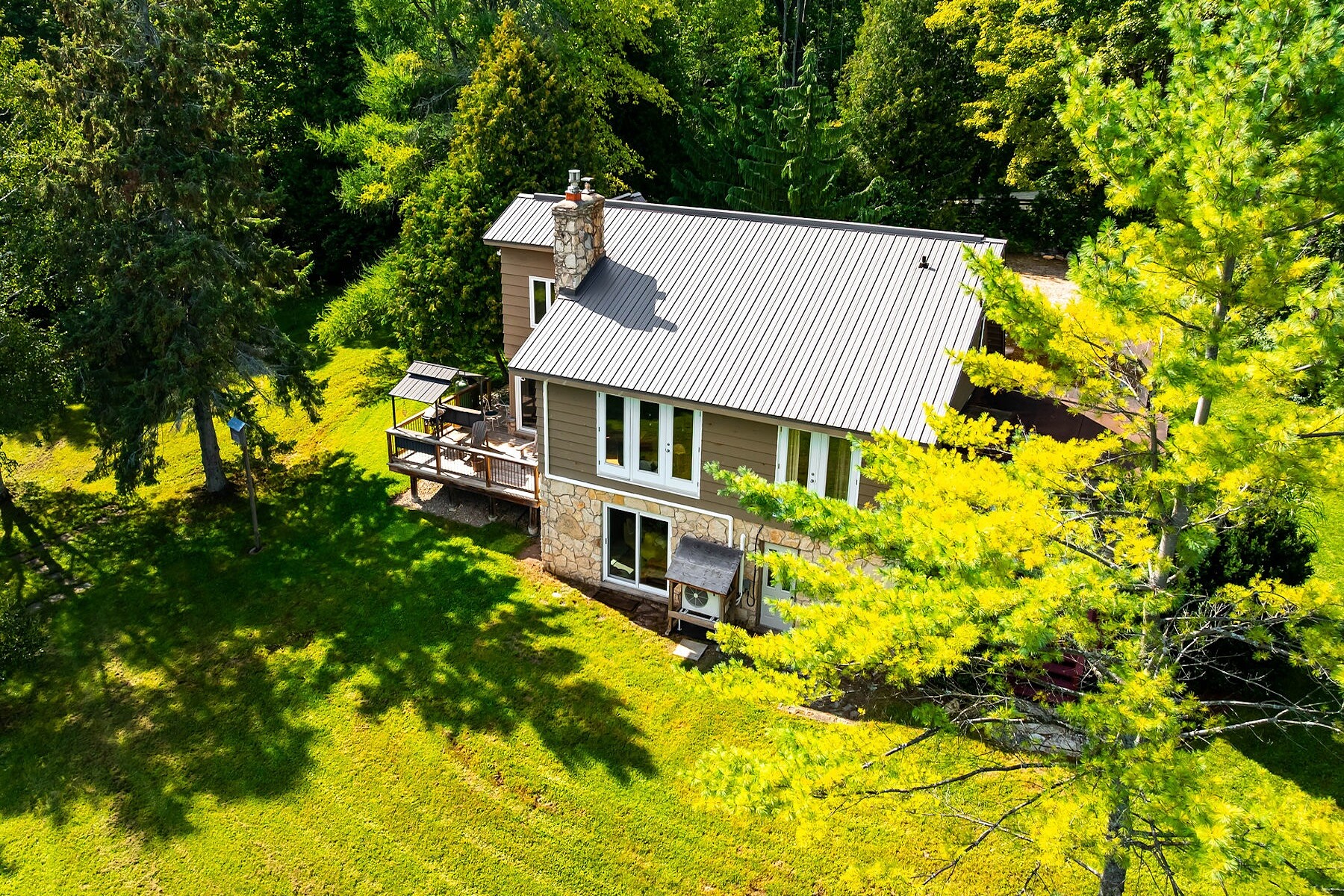  A Sanctuary Above the Lake - 物件實景